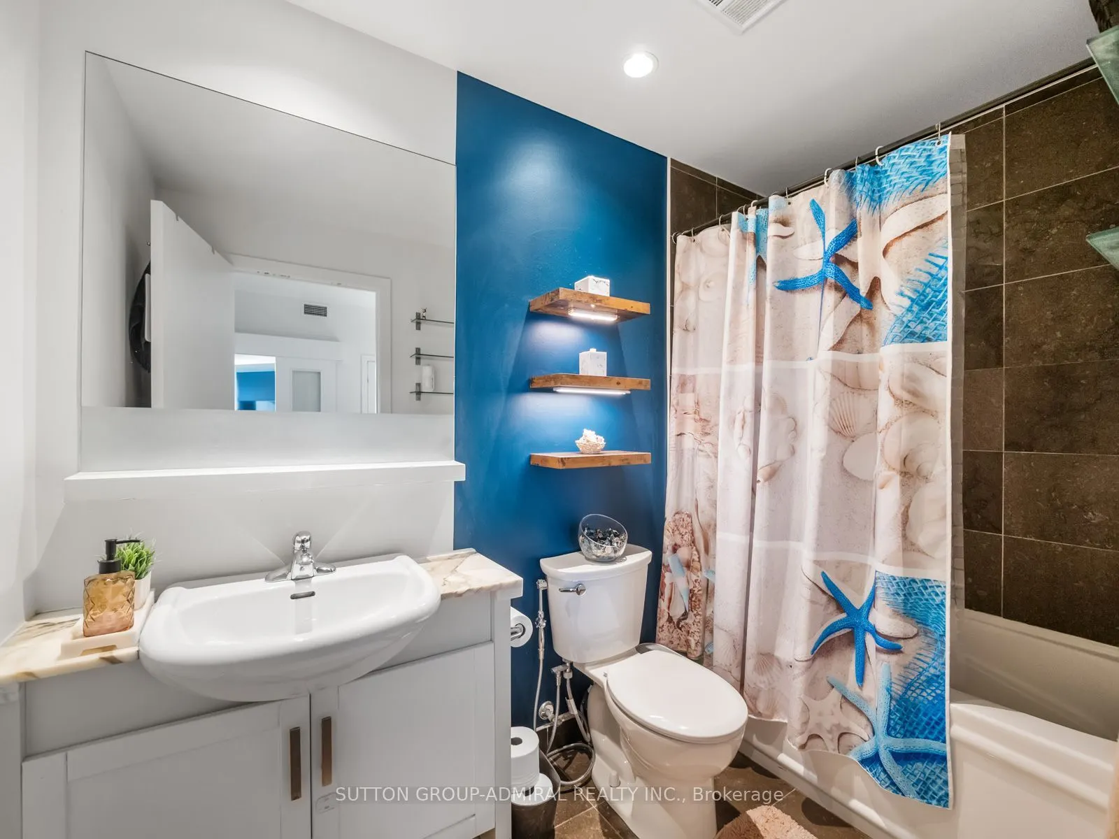 218 Queens Quay Boulevard W #2103