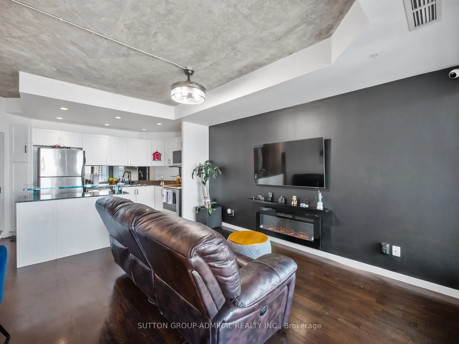 218 Queens Quay Boulevard W #2103