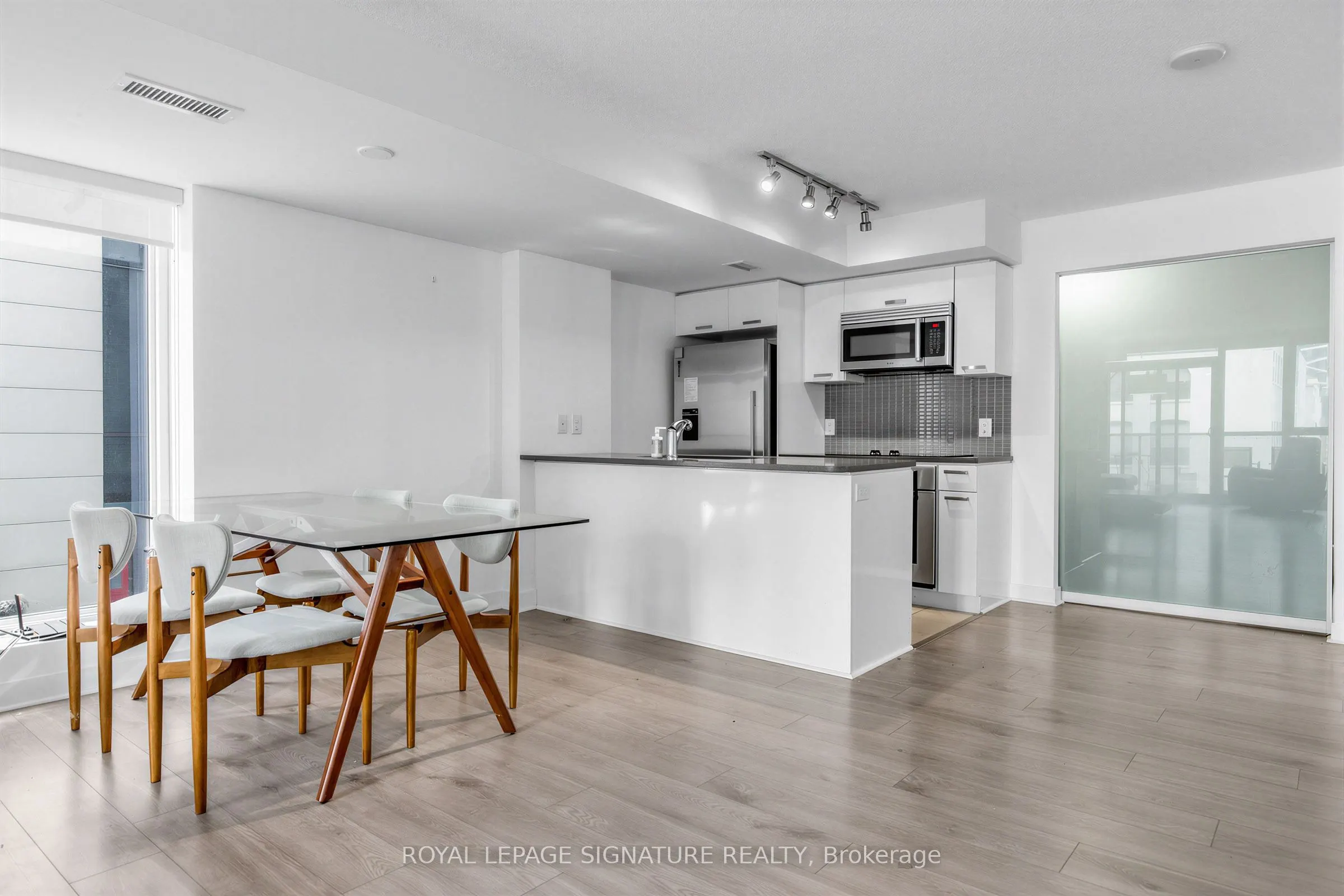 295 Adelaide Street W #414