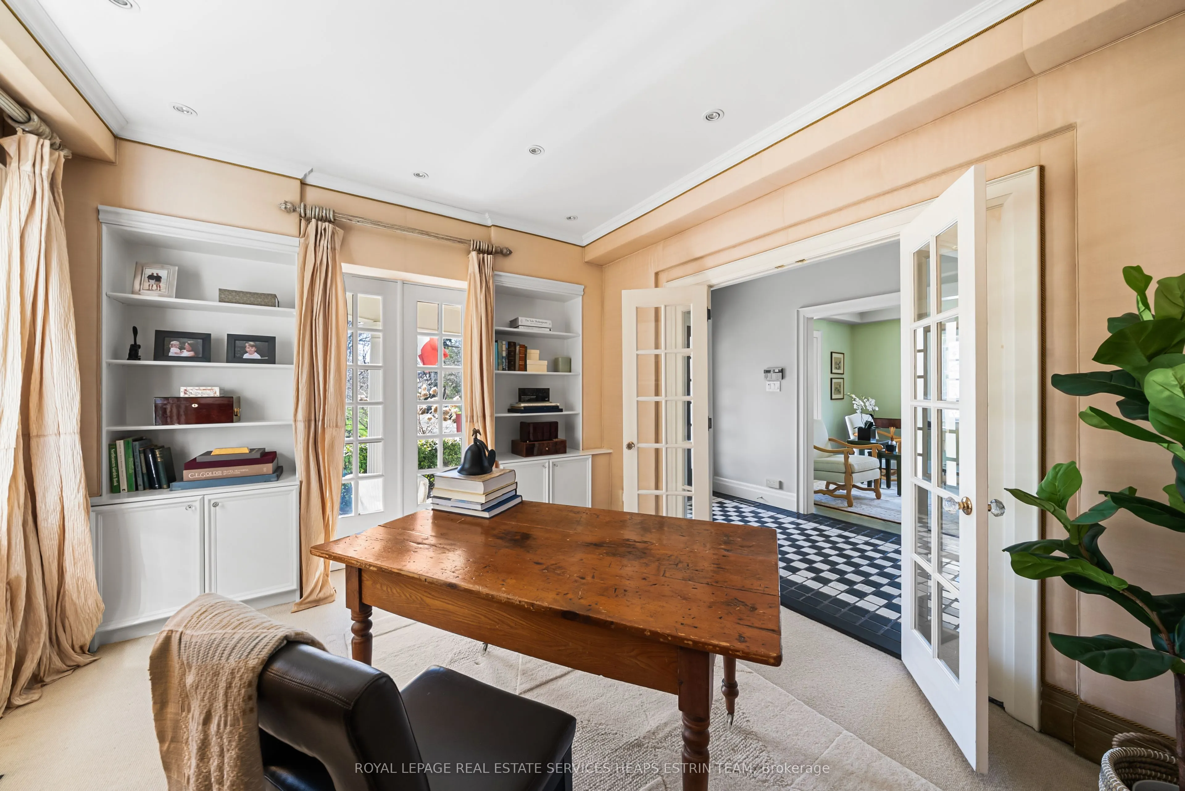 25 Strathgowan Crescent