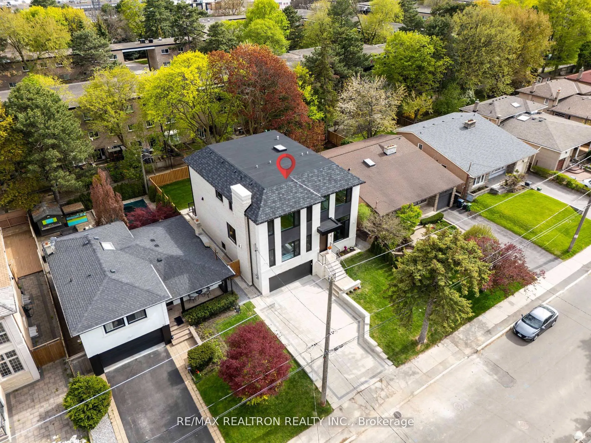 35 Foxwarren Drive