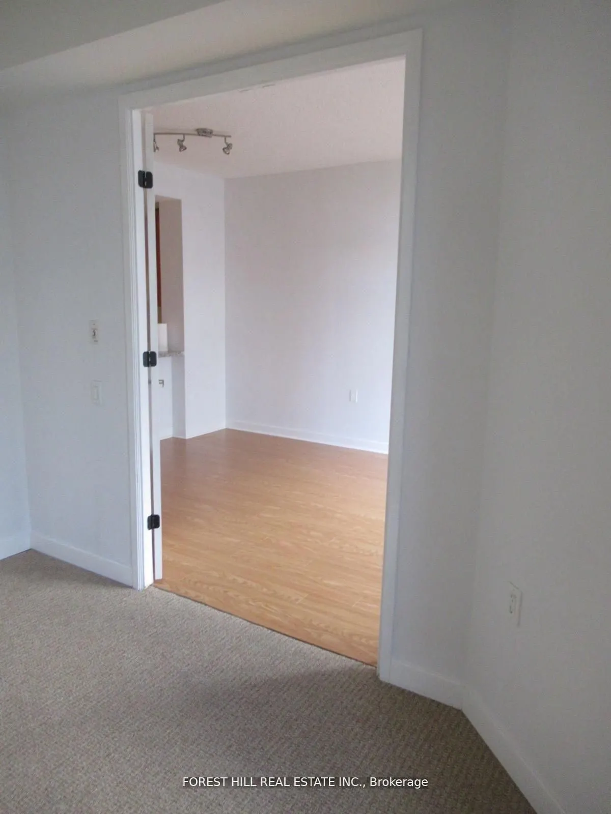 85 Bloor Street E #1808