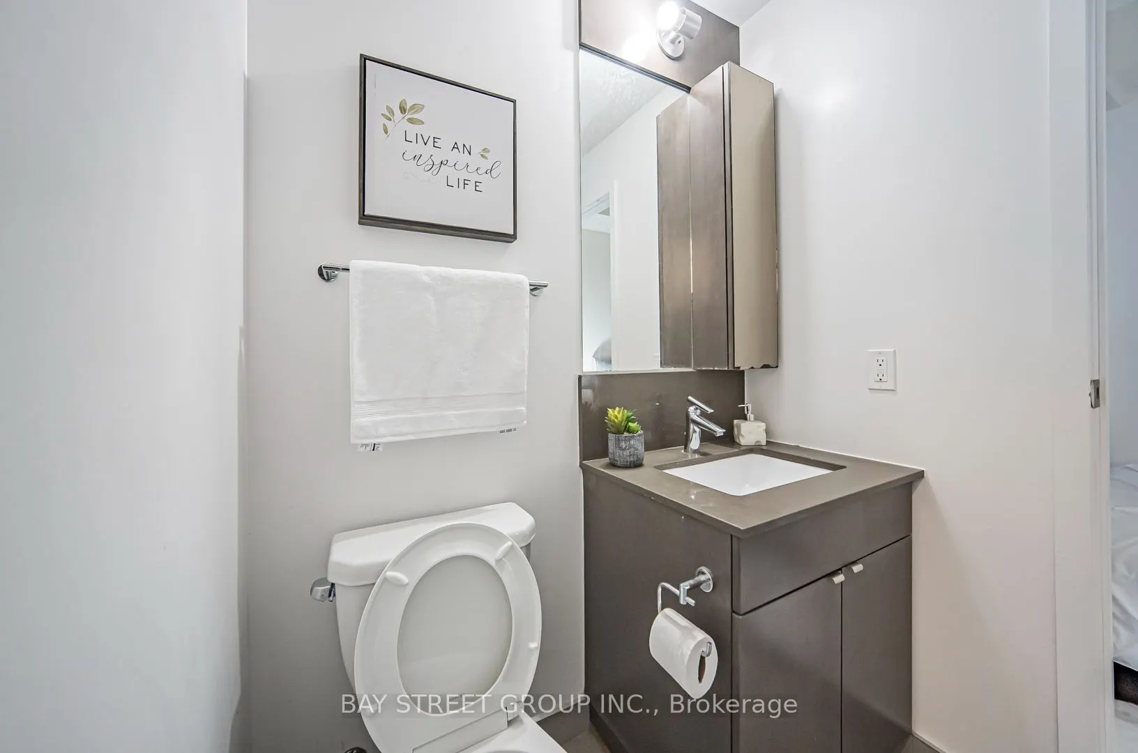 89 Dunfield Avenue #801