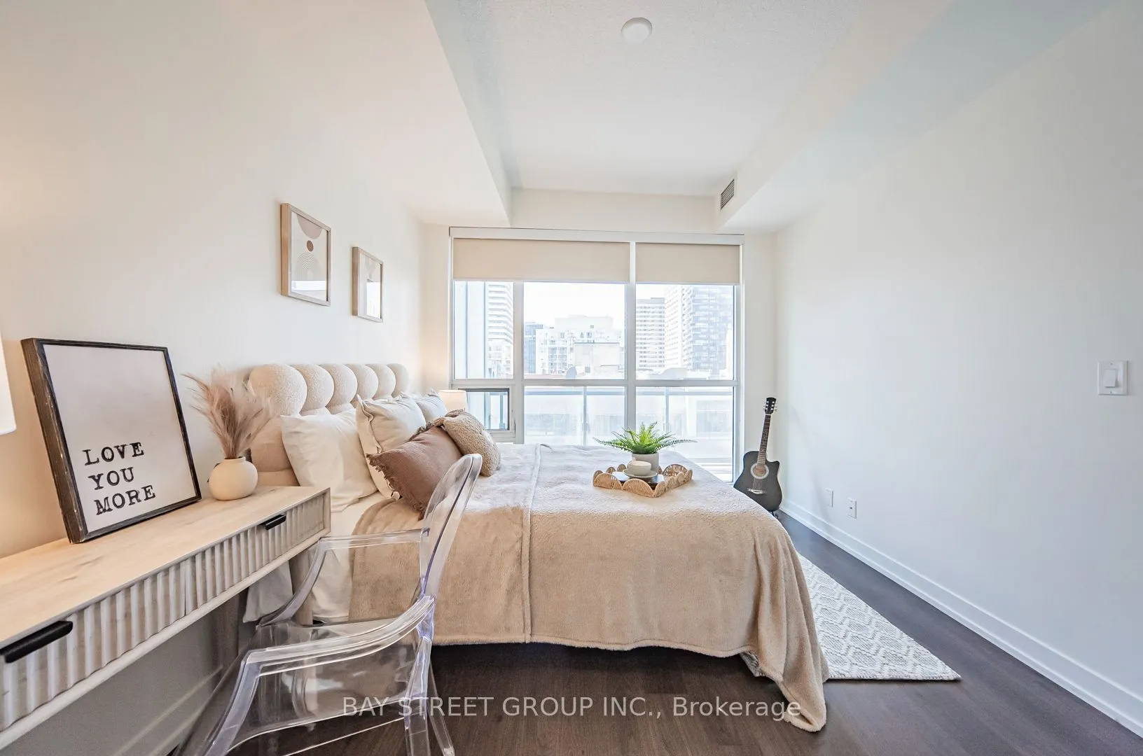89 Dunfield Avenue #801