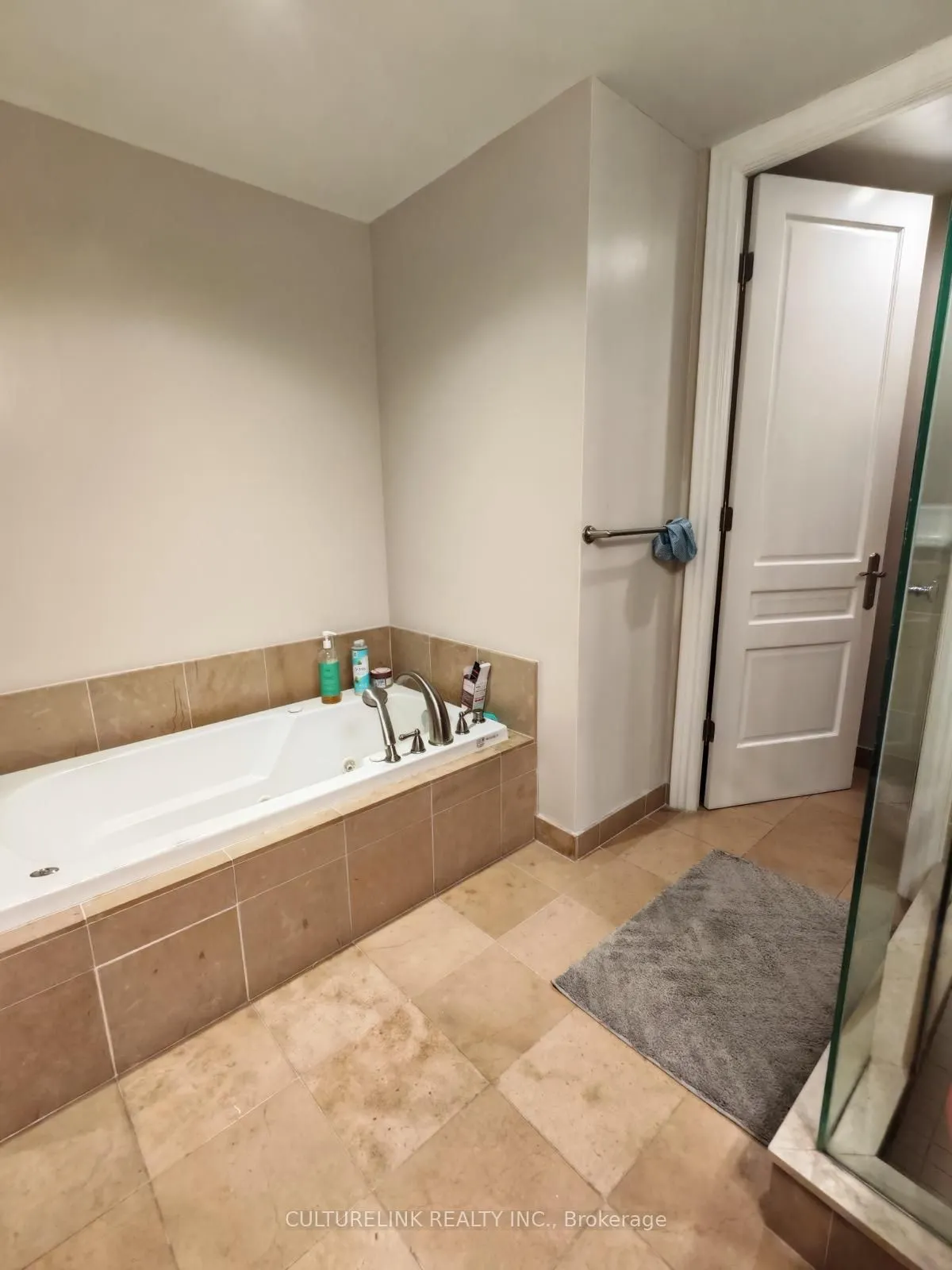 10 Bellair Street #902
