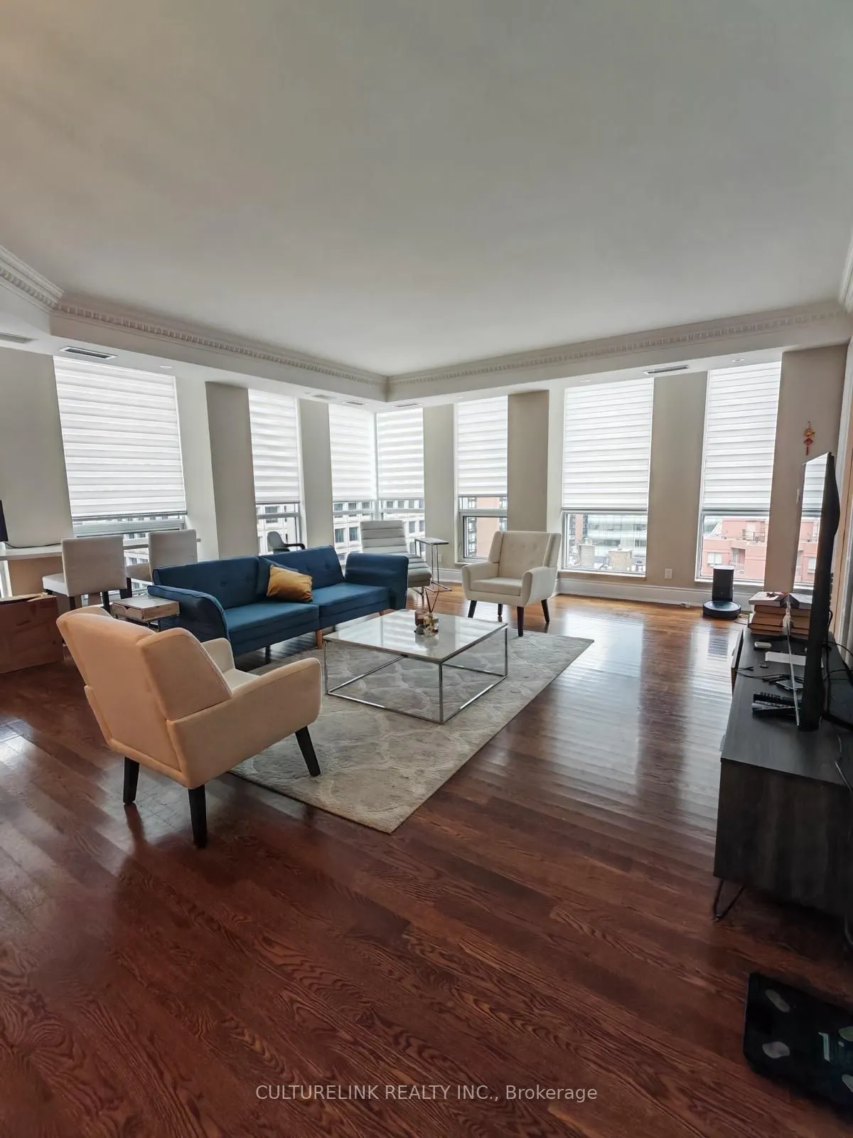 10 Bellair Street #902