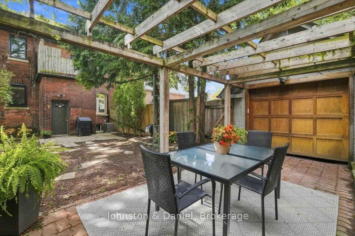 16 Barton Avenue