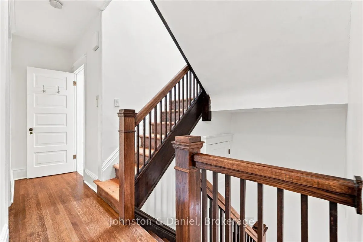 16 Barton Avenue