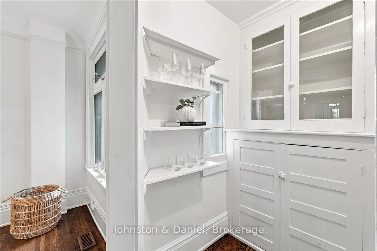 16 Barton Avenue