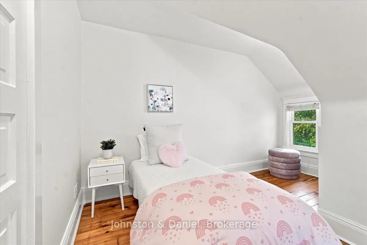 16 Barton Avenue