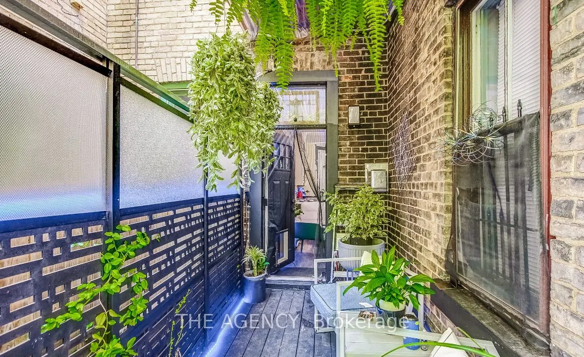 31 Rose Avenue