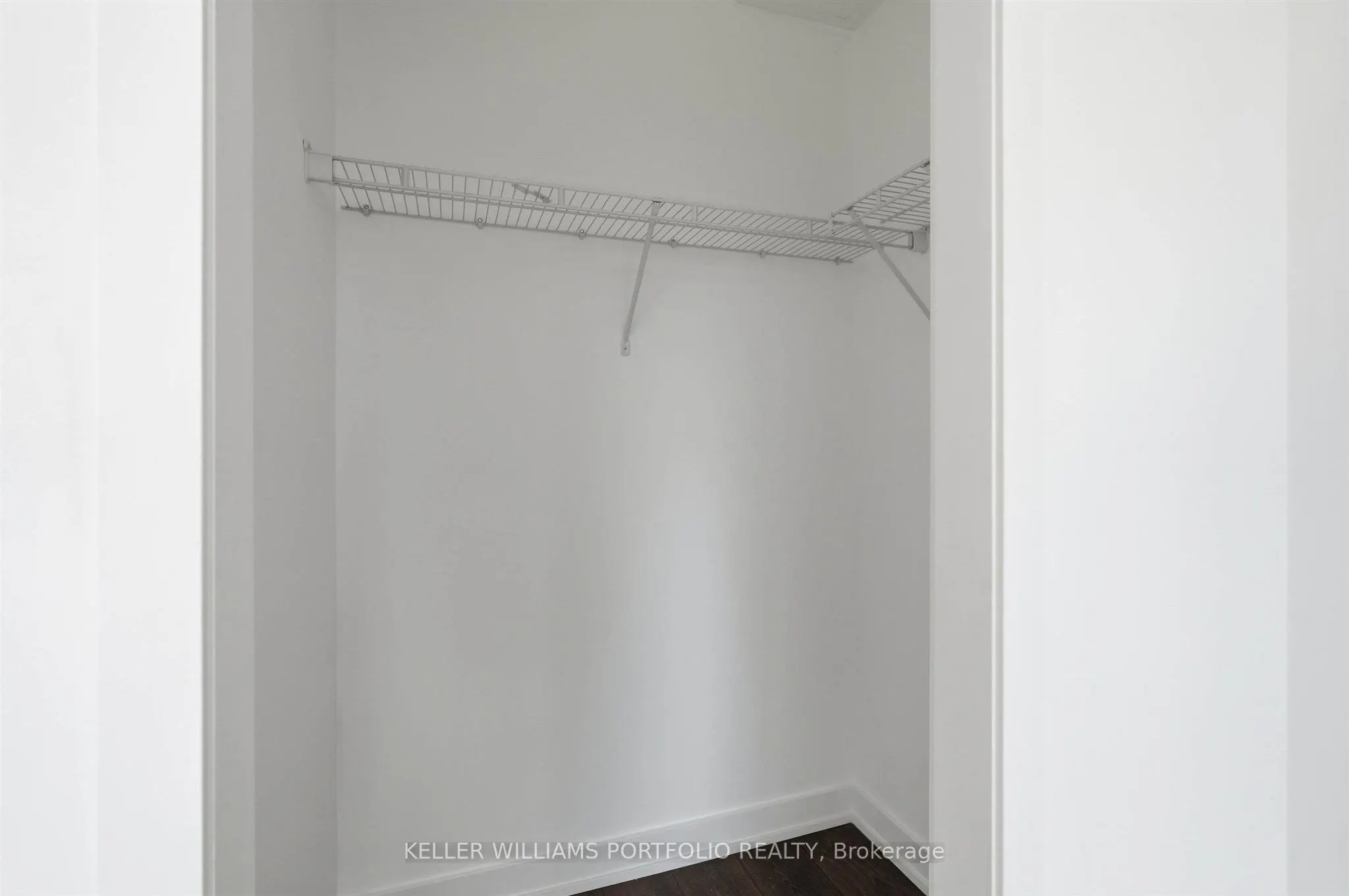 50 Bruyeres Mews #1009