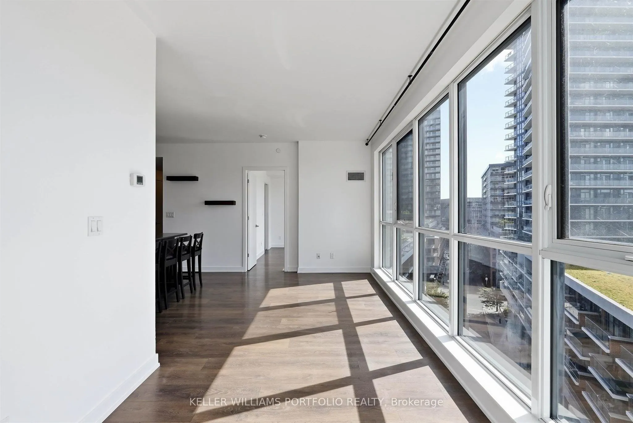 50 Bruyeres Mews #1009