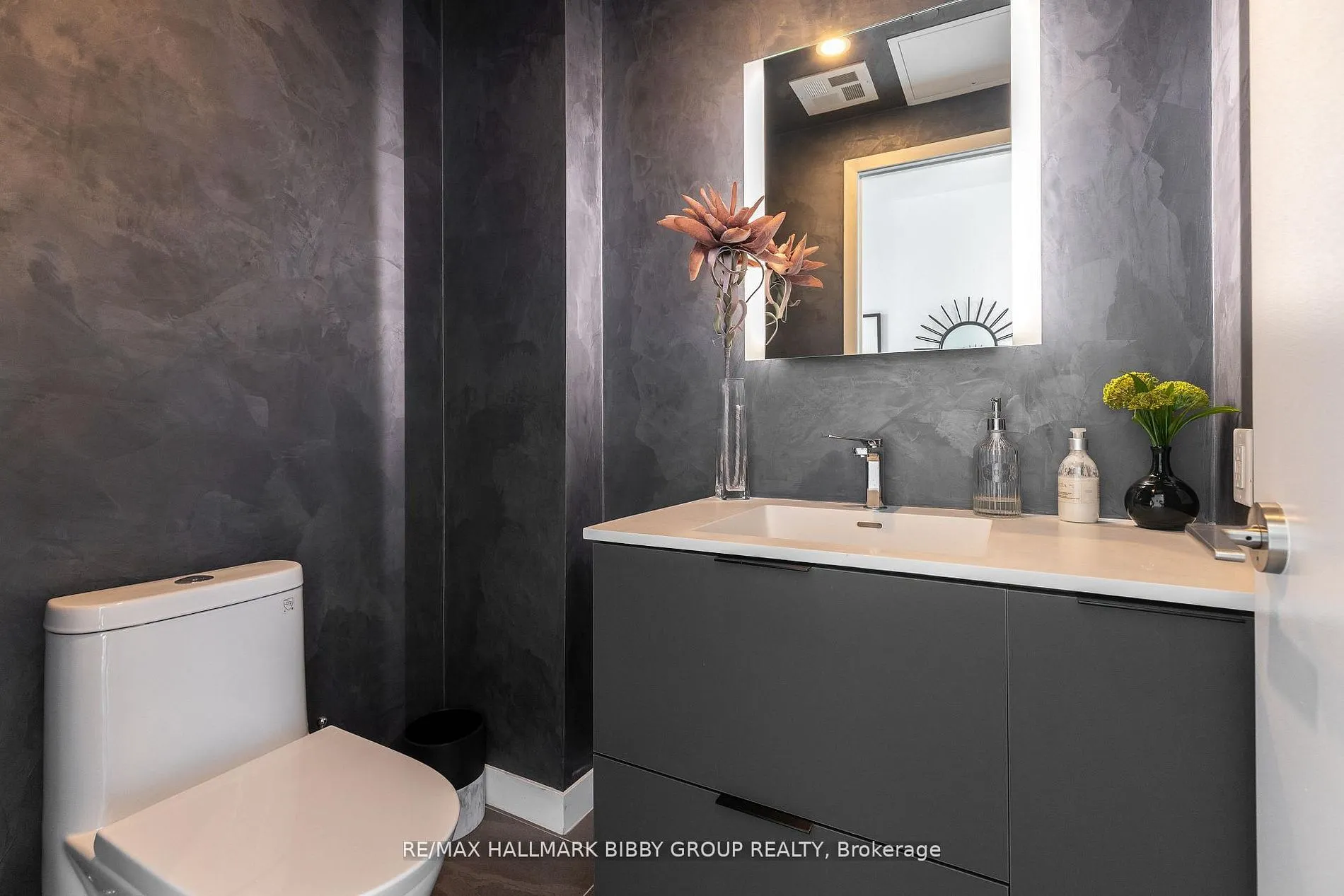 185 Alberta Avenue #1105