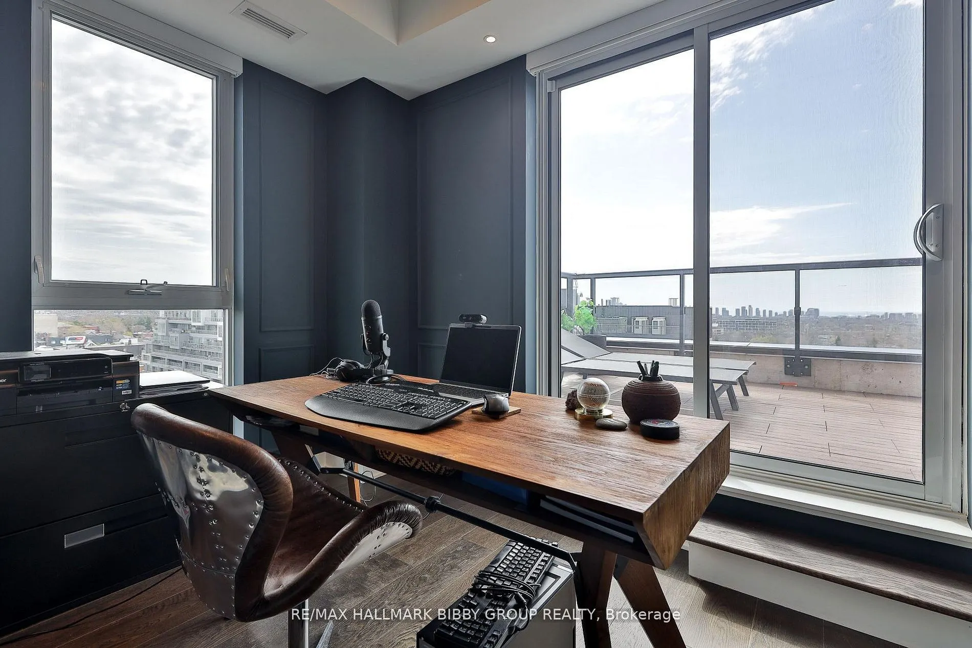 185 Alberta Avenue #1105