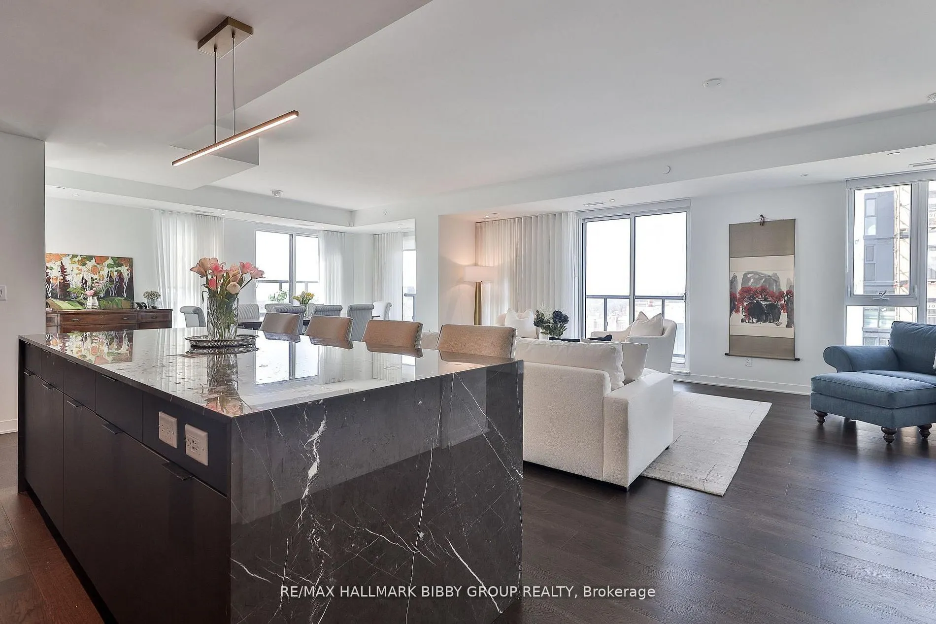 185 Alberta Avenue #1105