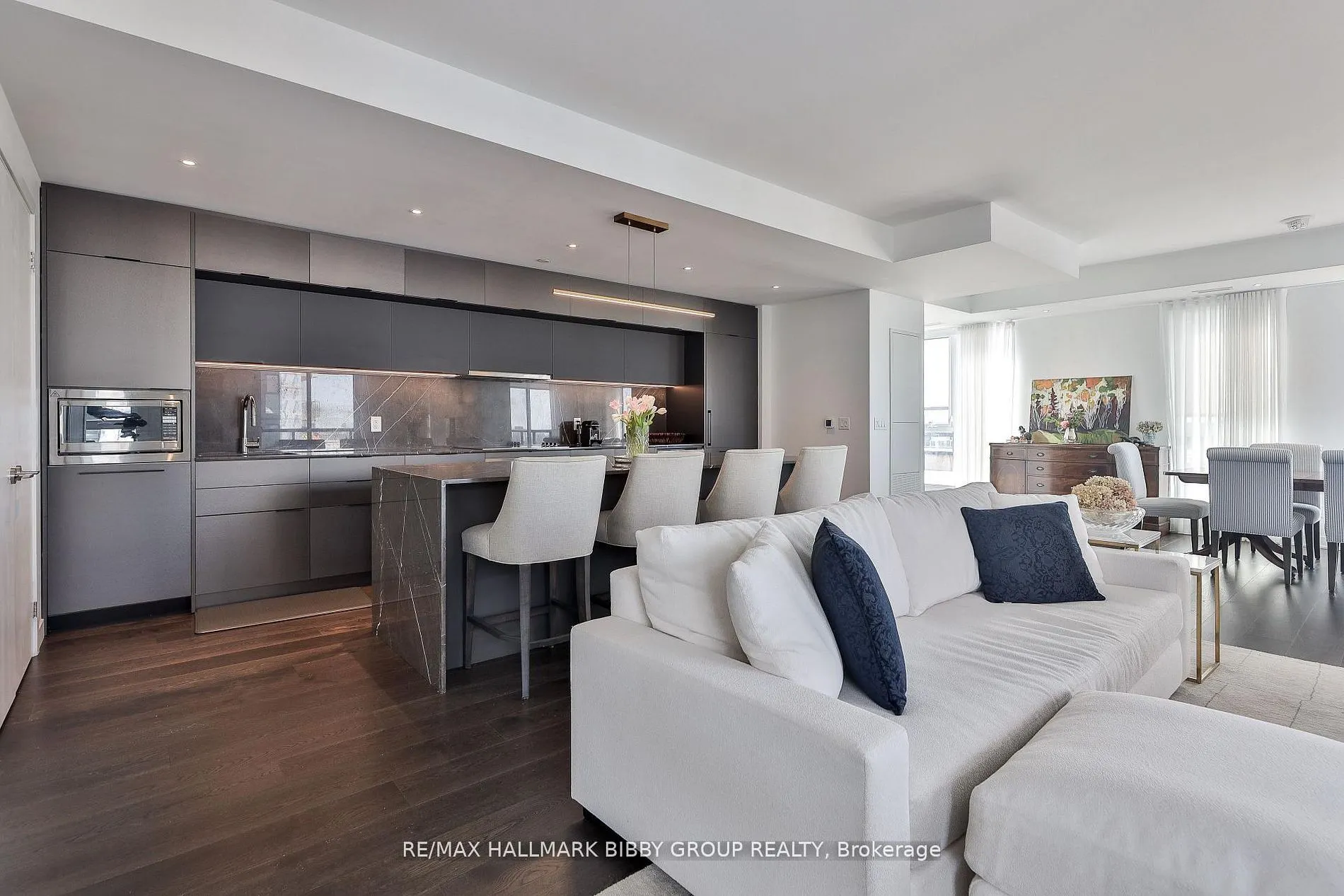 185 Alberta Avenue #1105
