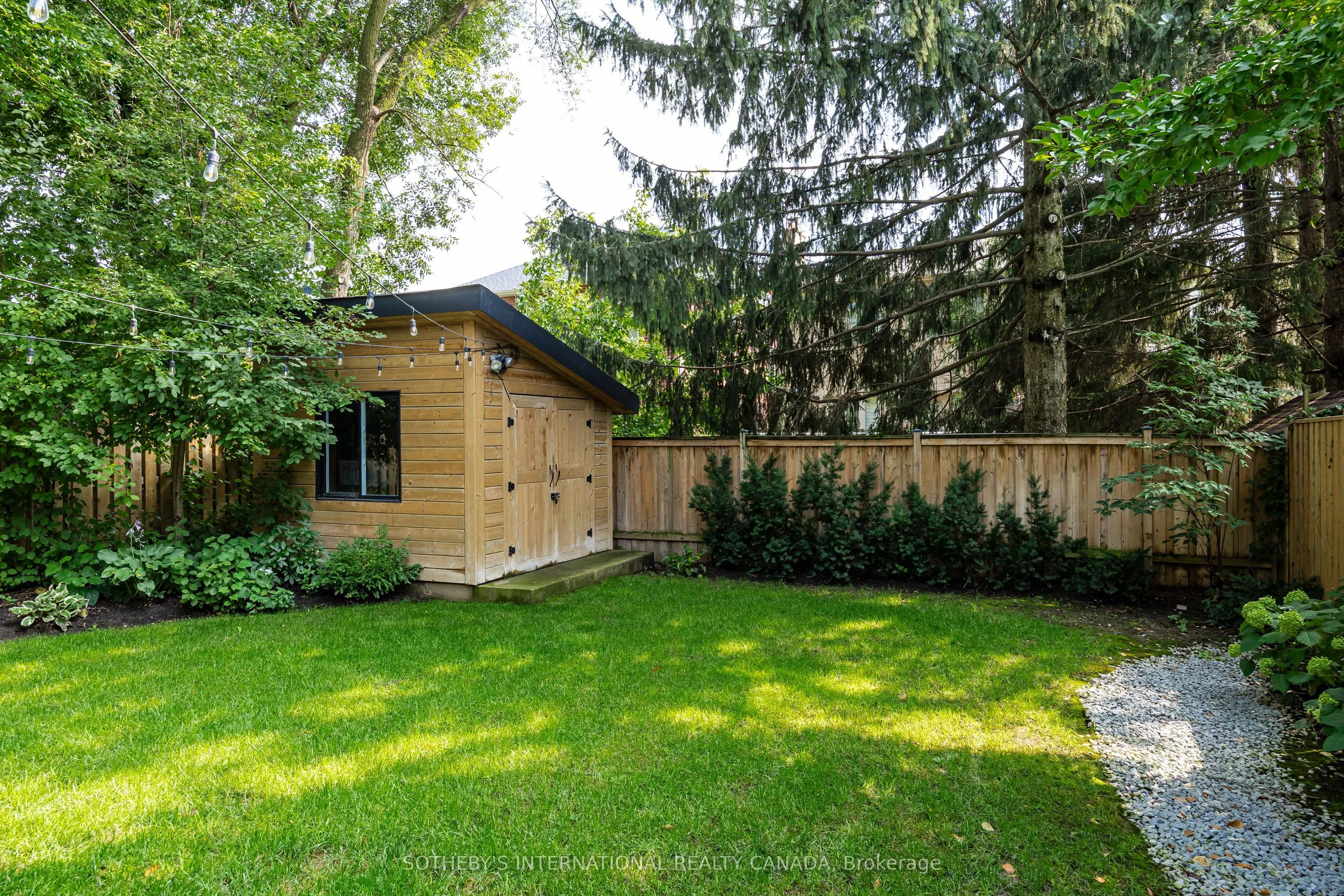 27 Bannockburn Avenue