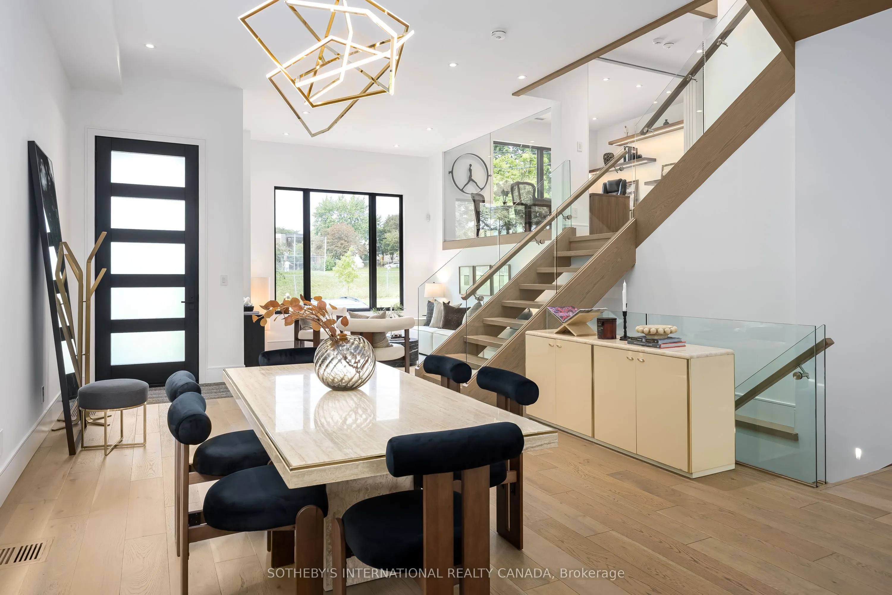 27 Bannockburn Avenue