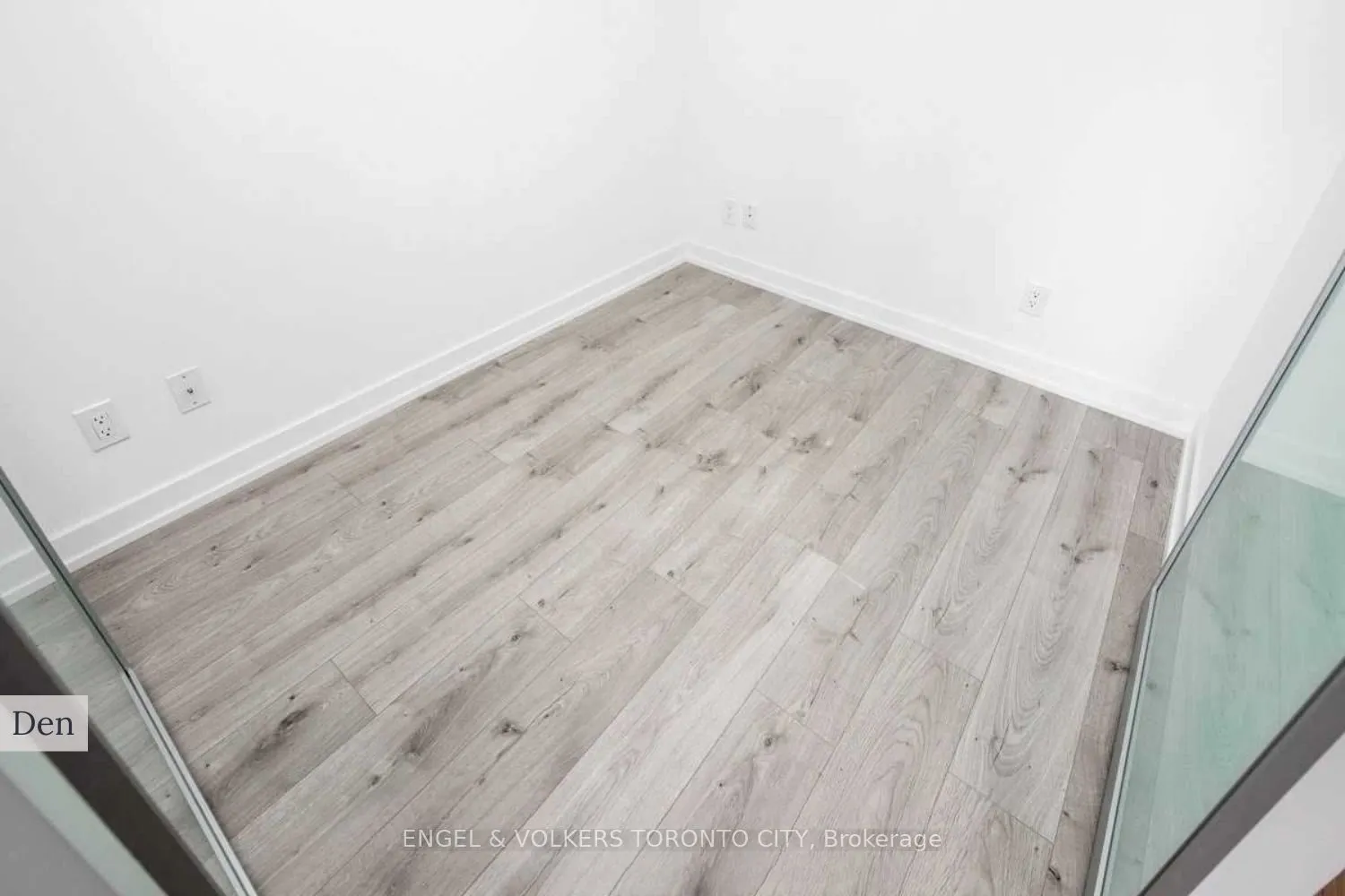 161 Roehampton Avenue #4211