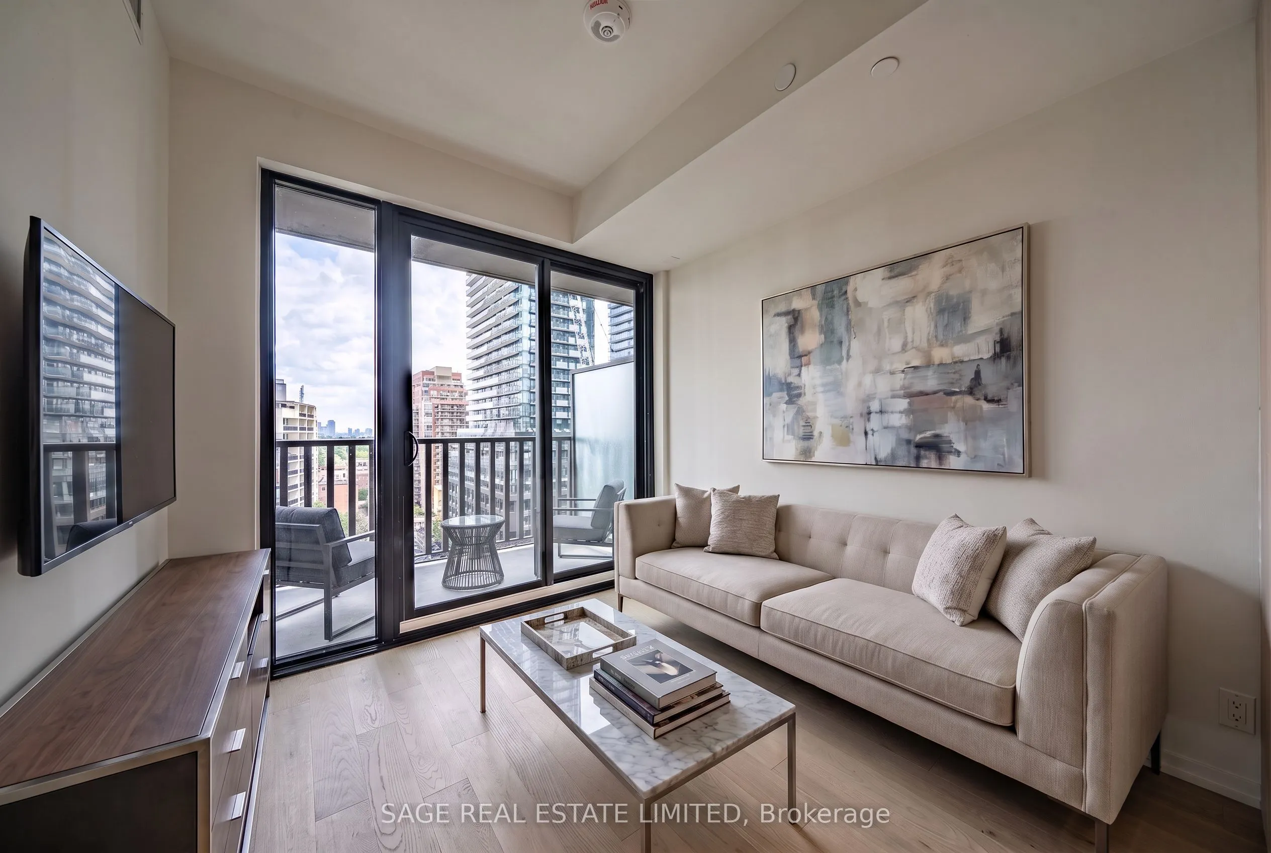 109 Erskine Avenue #1007