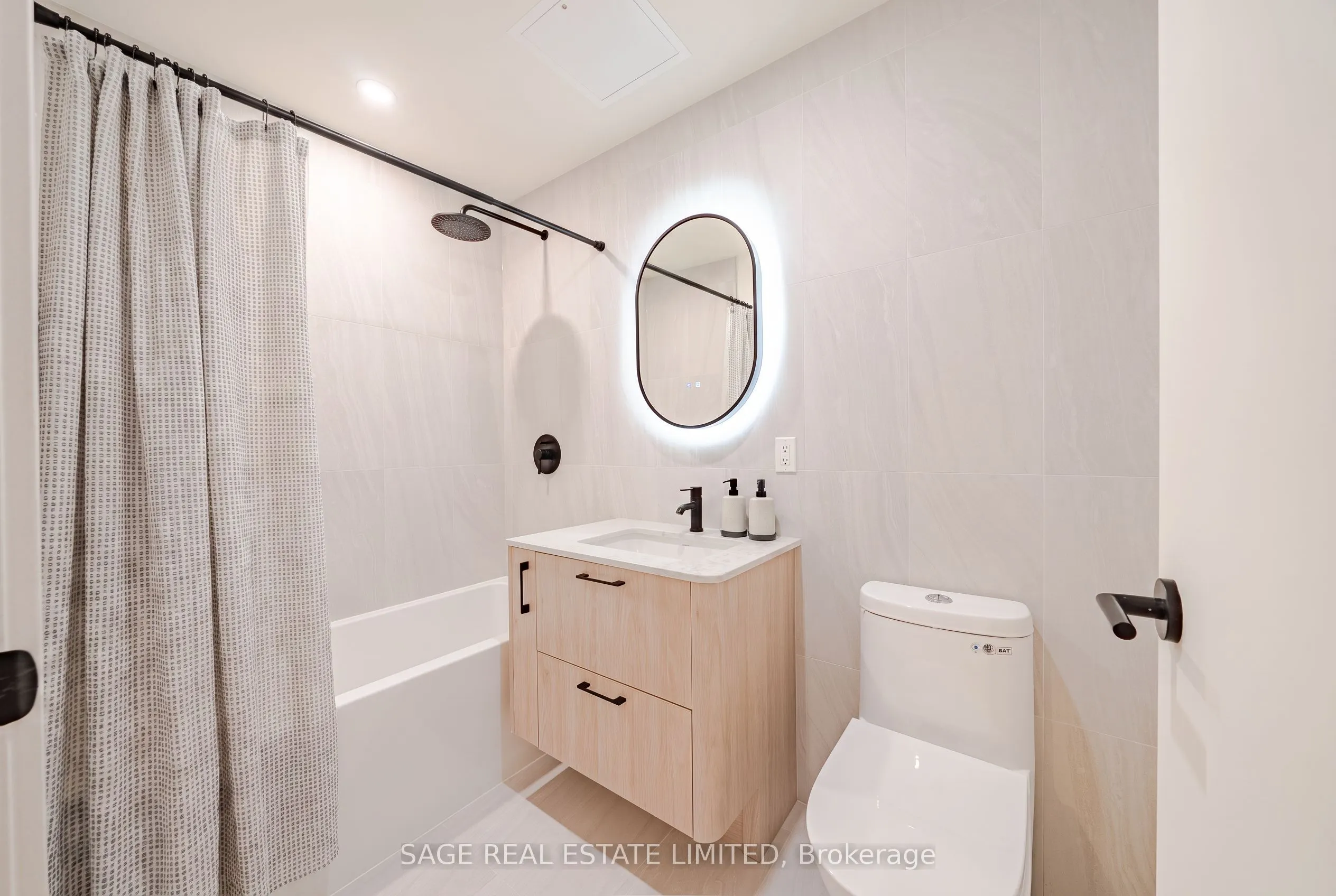 109 Erskine Avenue #1007