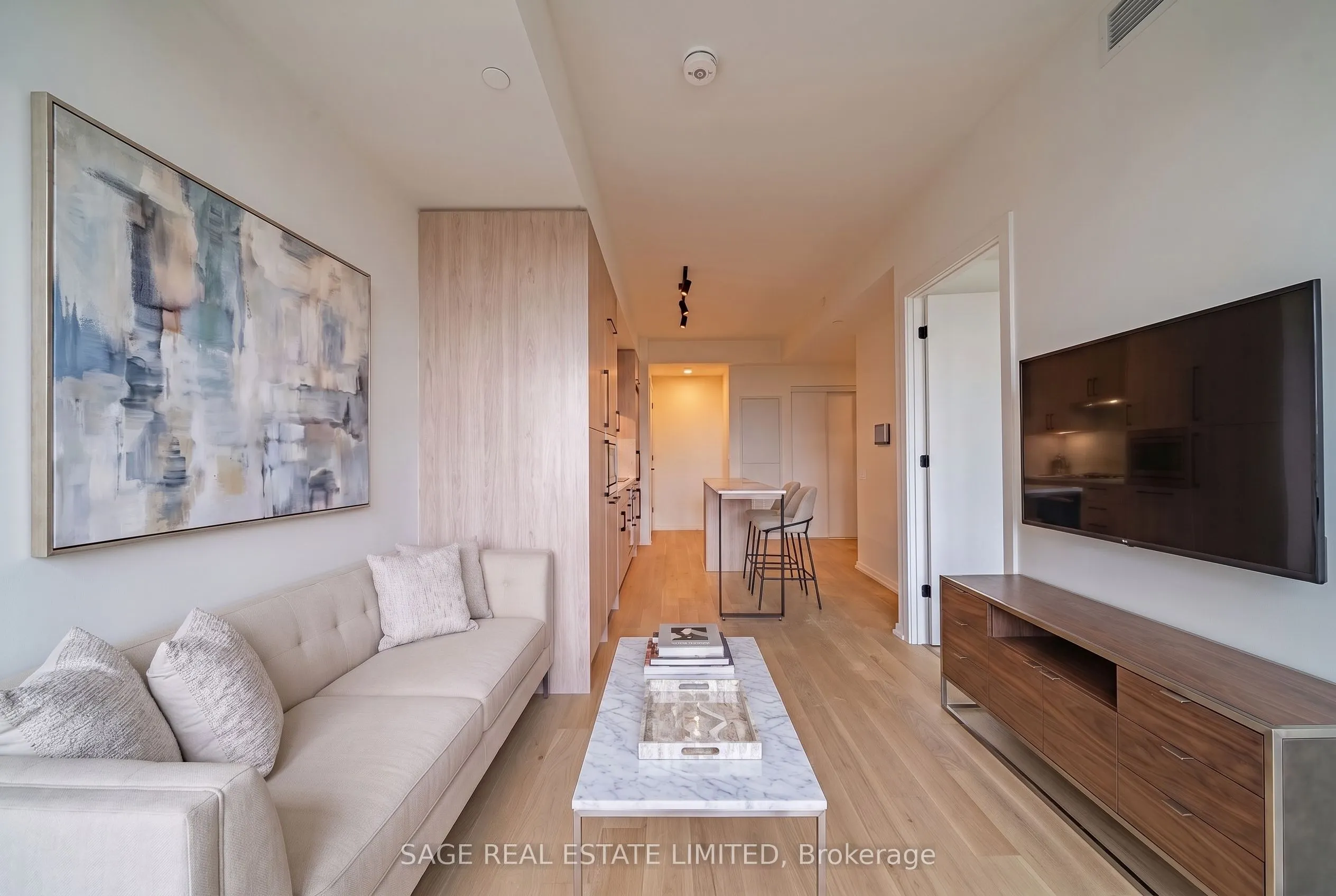 109 Erskine Avenue #1007