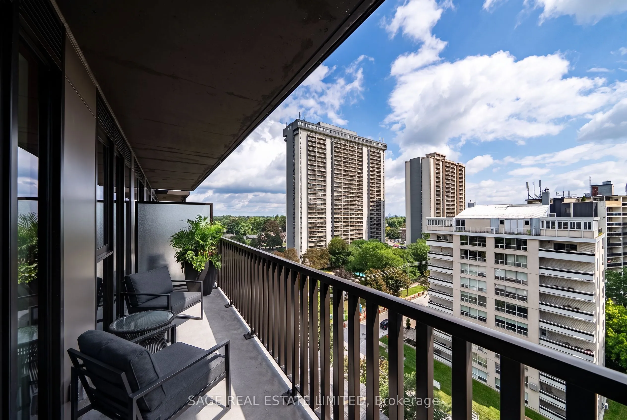 109 Erskine Avenue #1007
