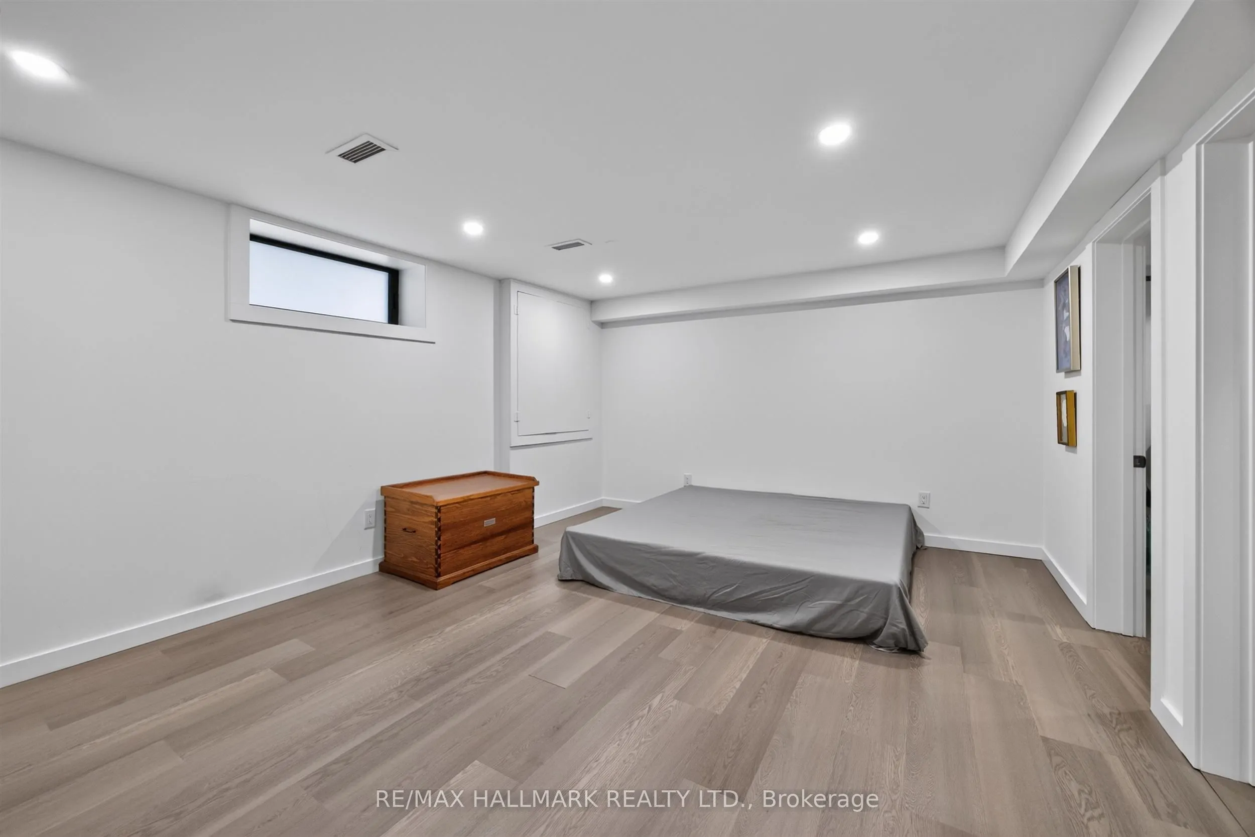 21 Allenwood Crescent