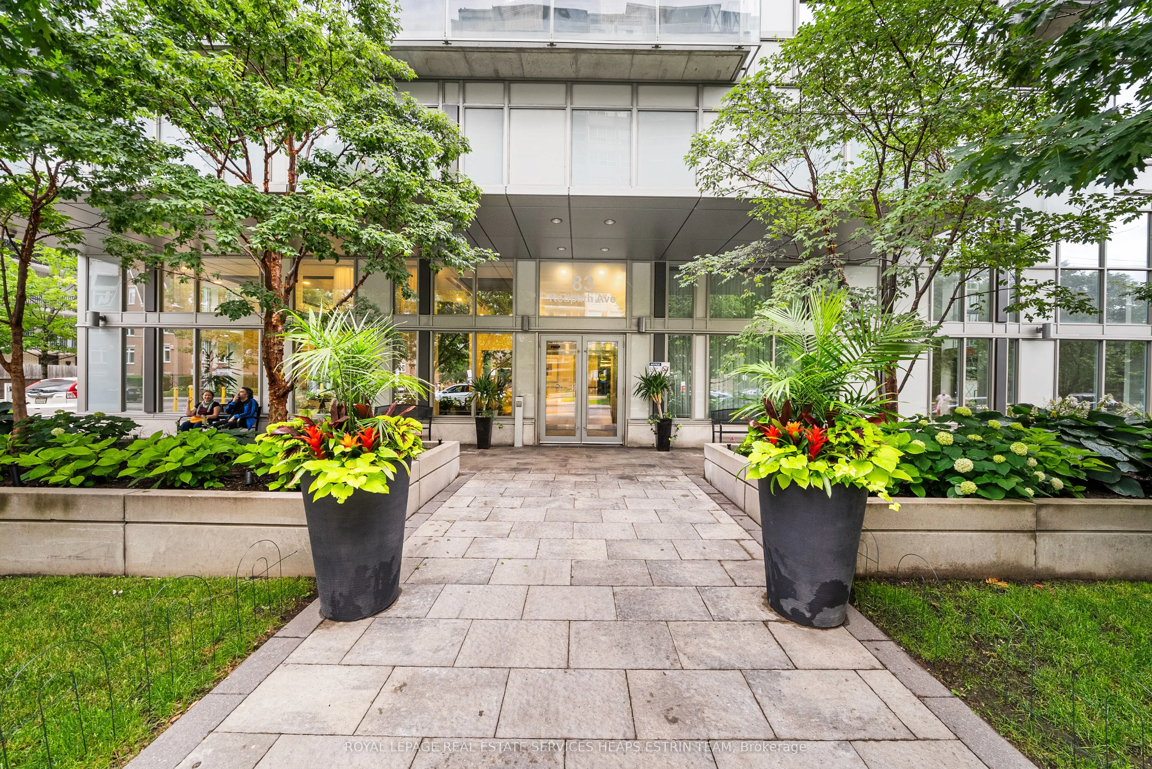 83 Redpath Avenue #704