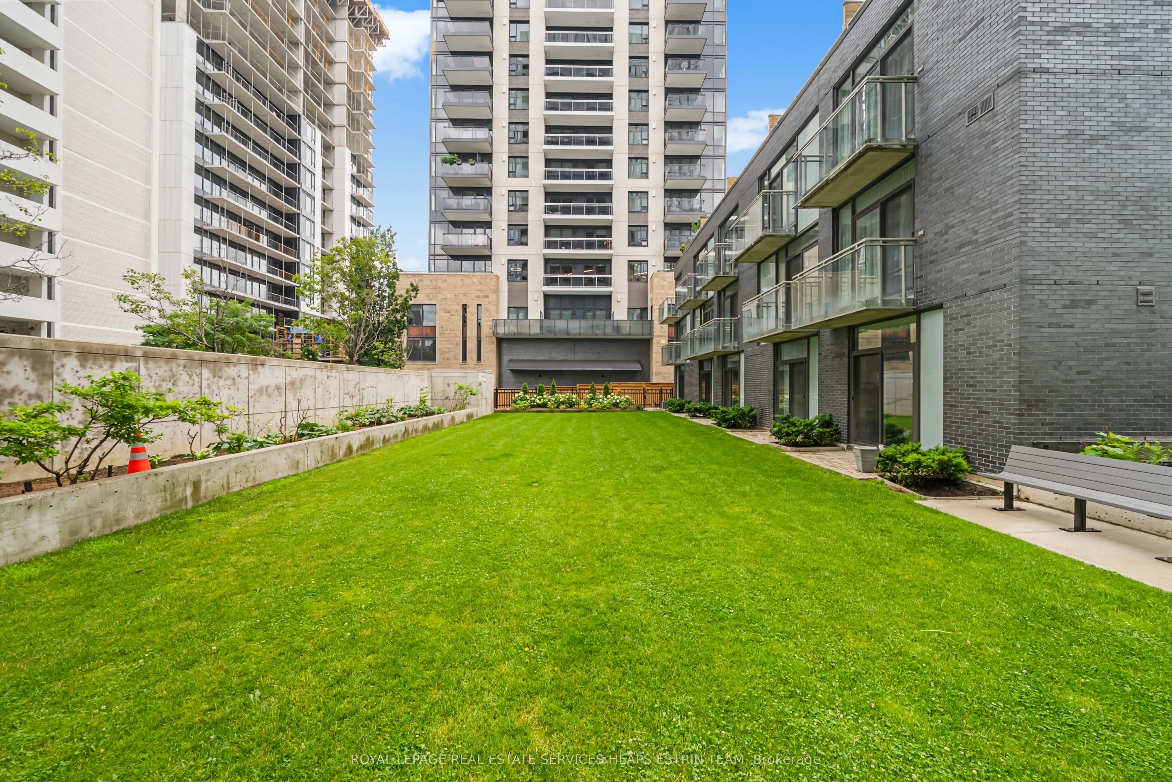 83 Redpath Avenue #704