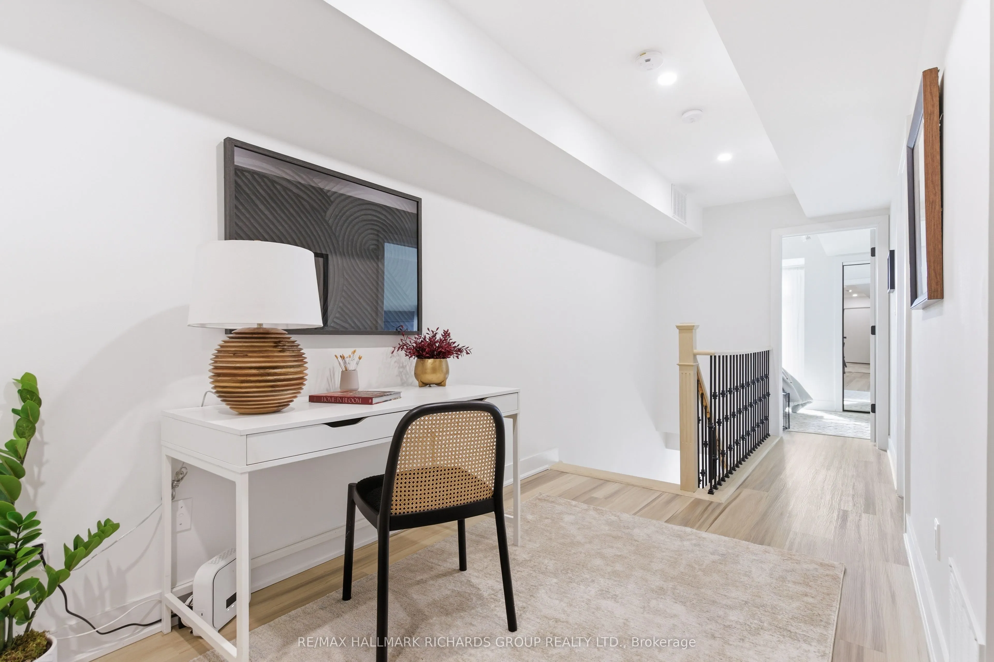 118 Finch Avenue W #8