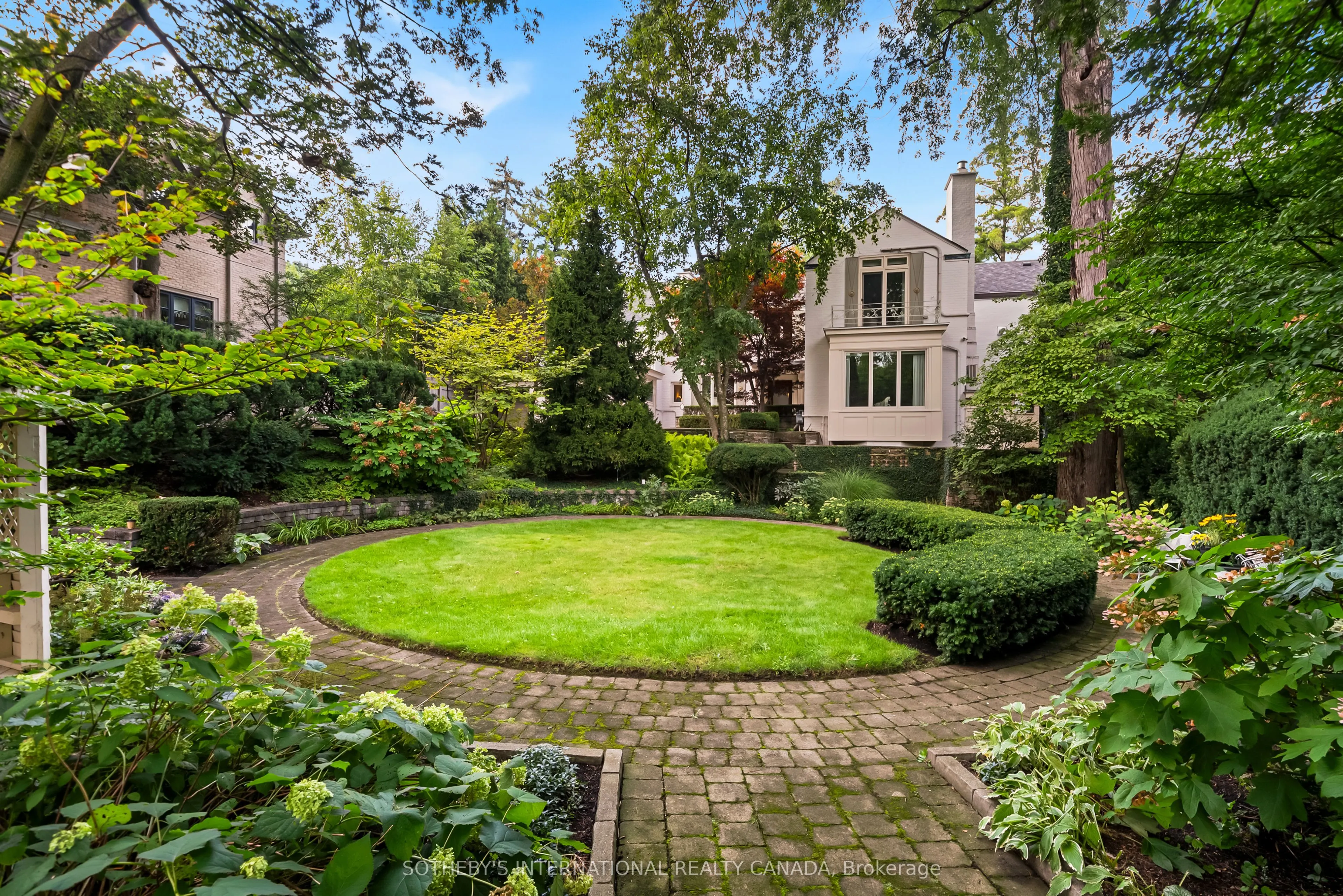 12 Forest Glen Crescent