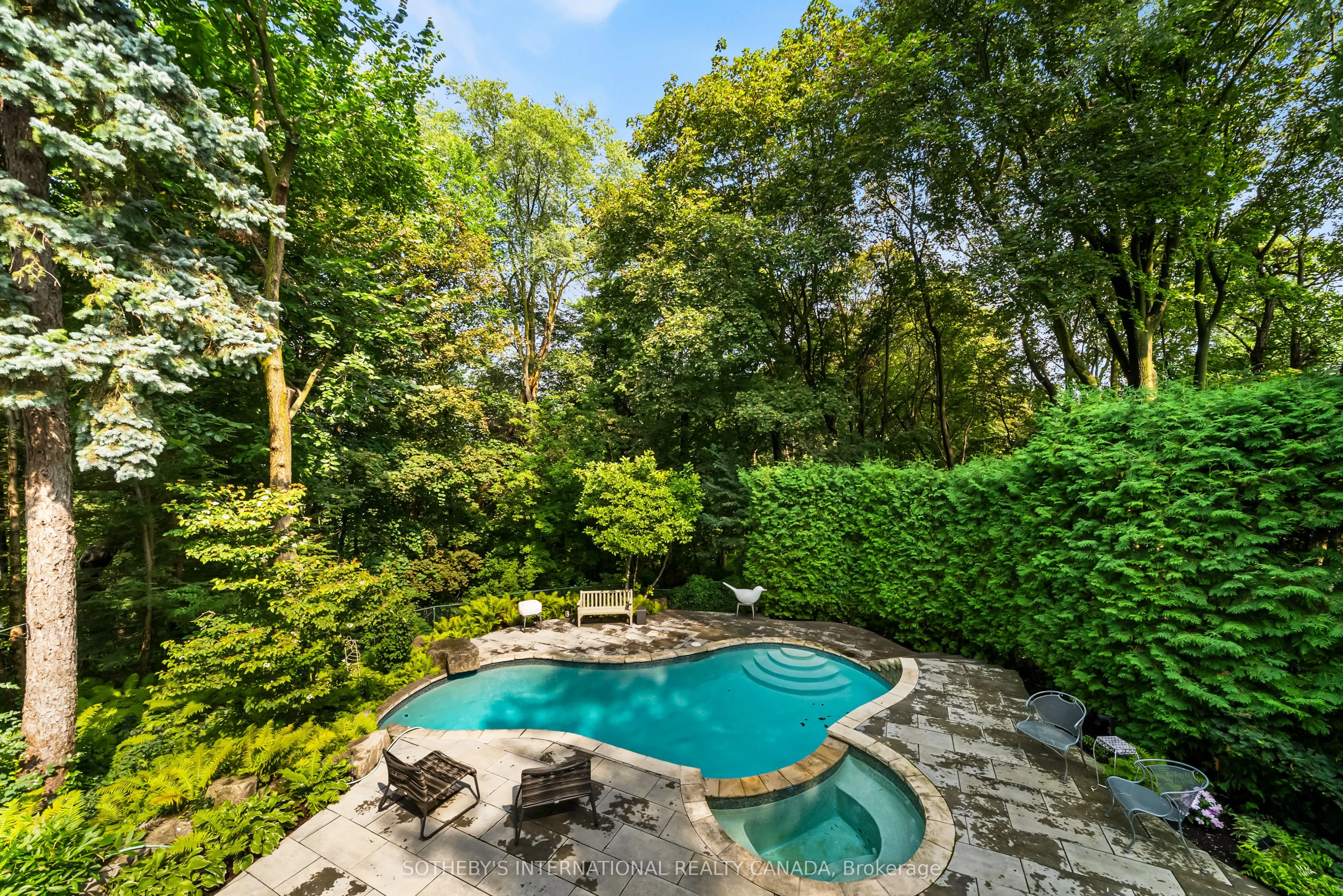 12 Forest Glen Crescent