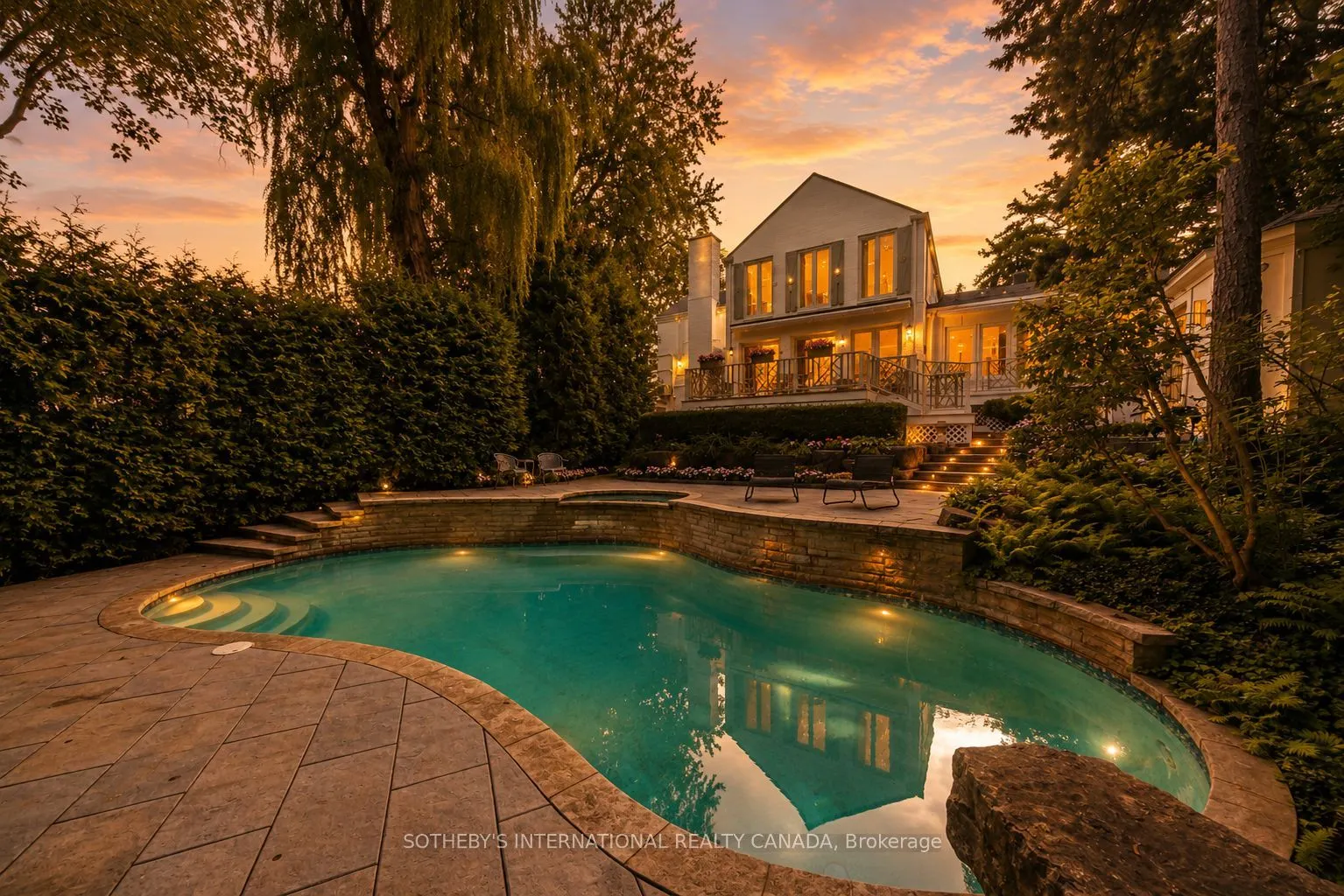 12 Forest Glen Crescent