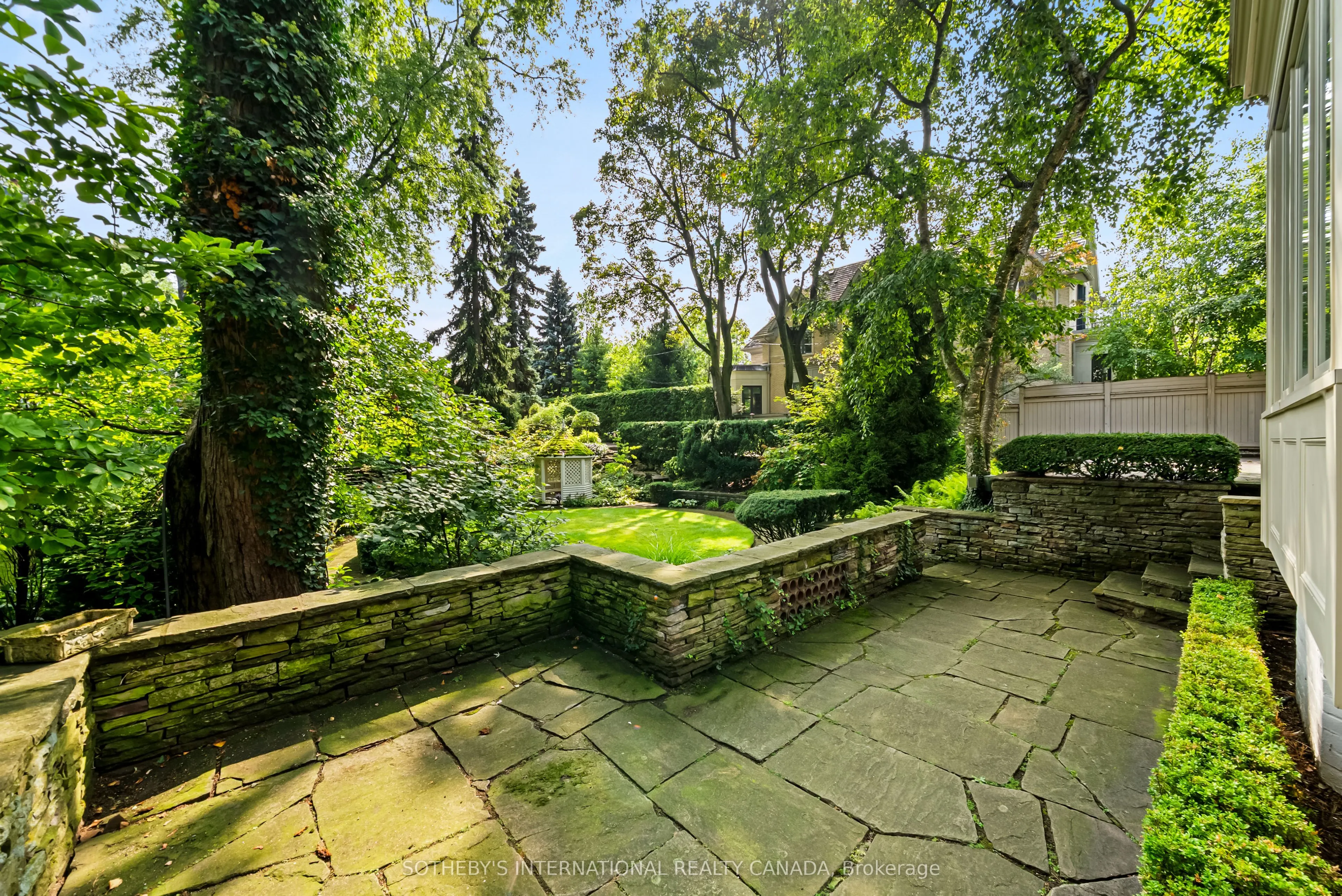 12 Forest Glen Crescent