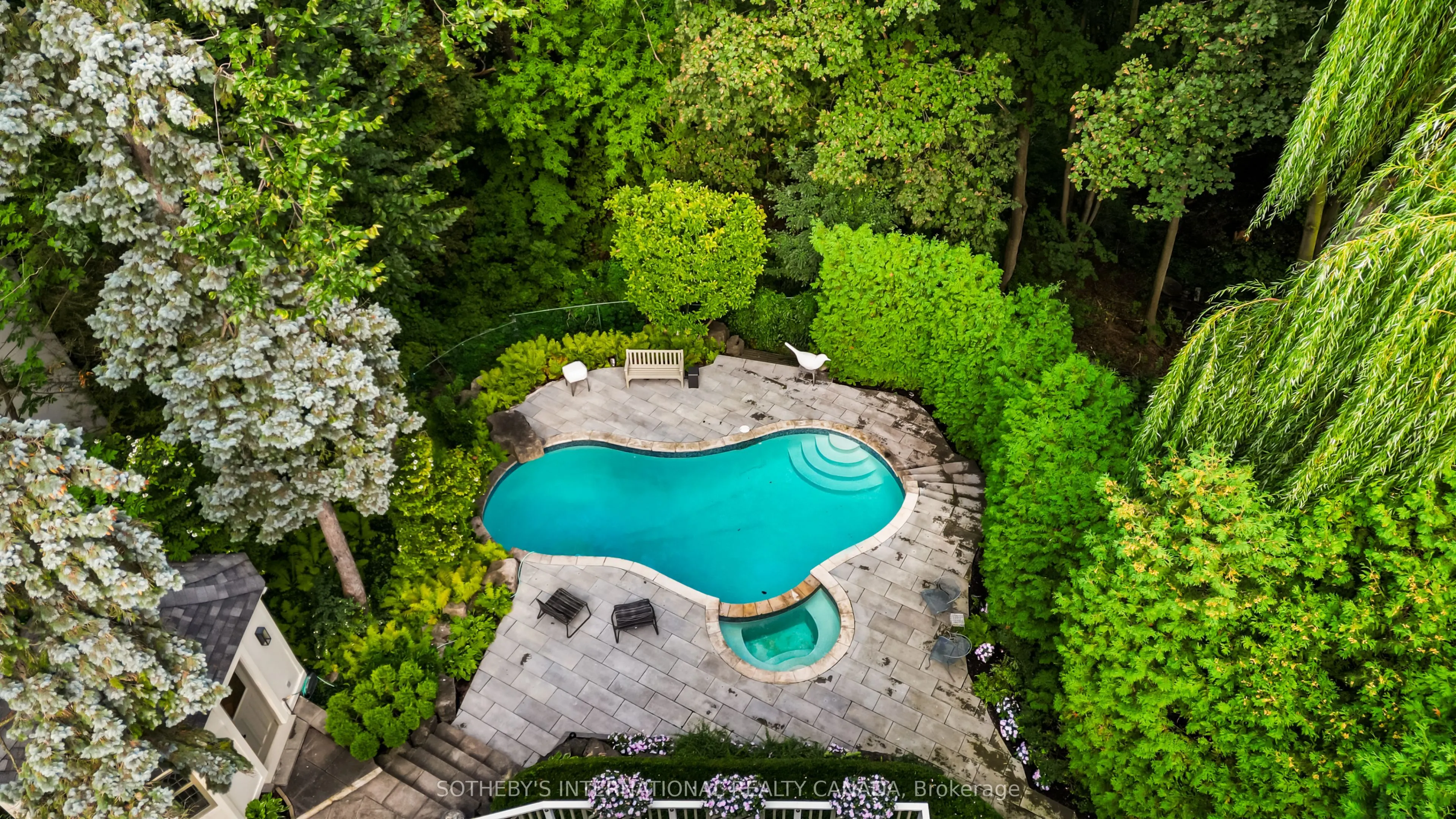 12 Forest Glen Crescent