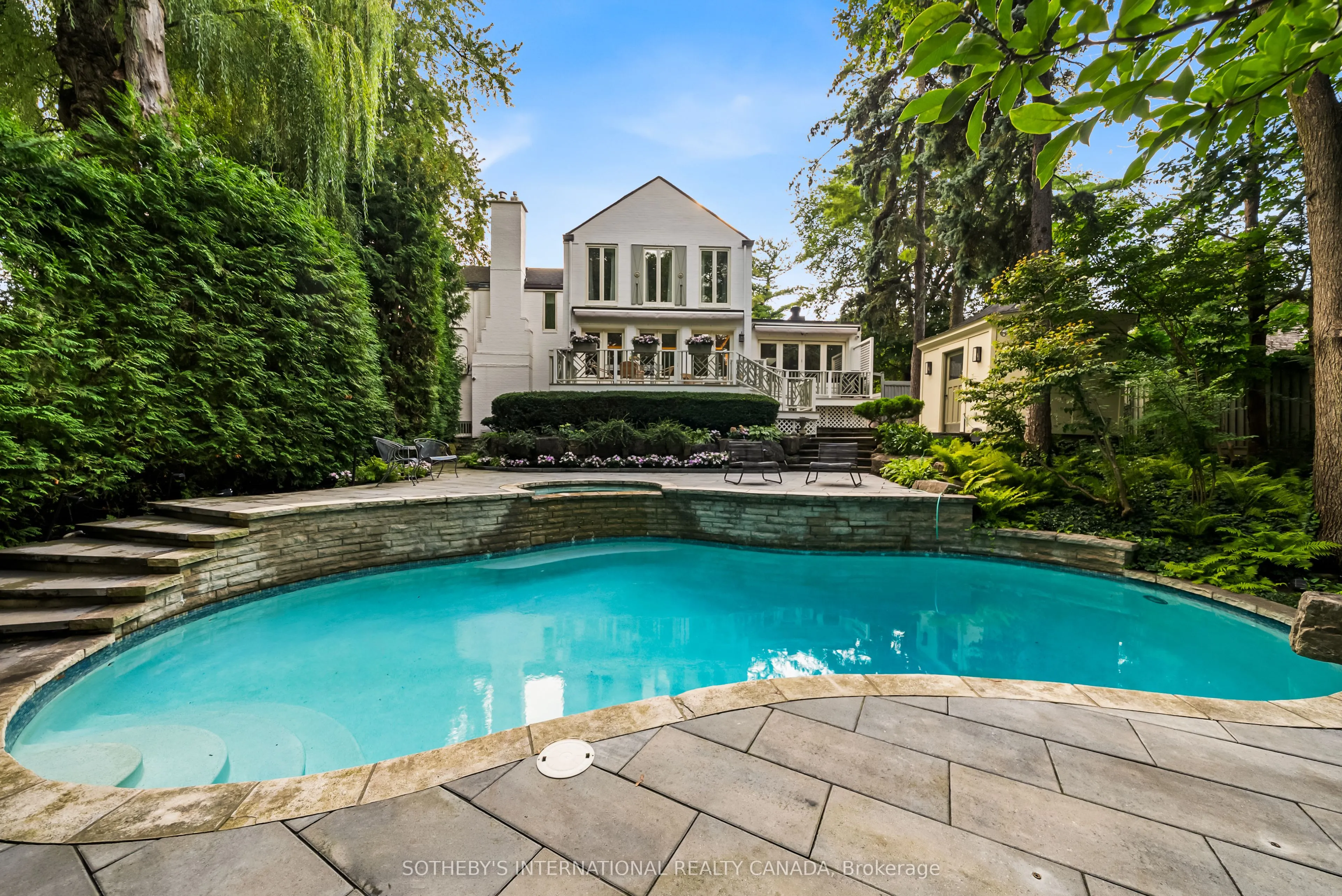 12 Forest Glen Crescent