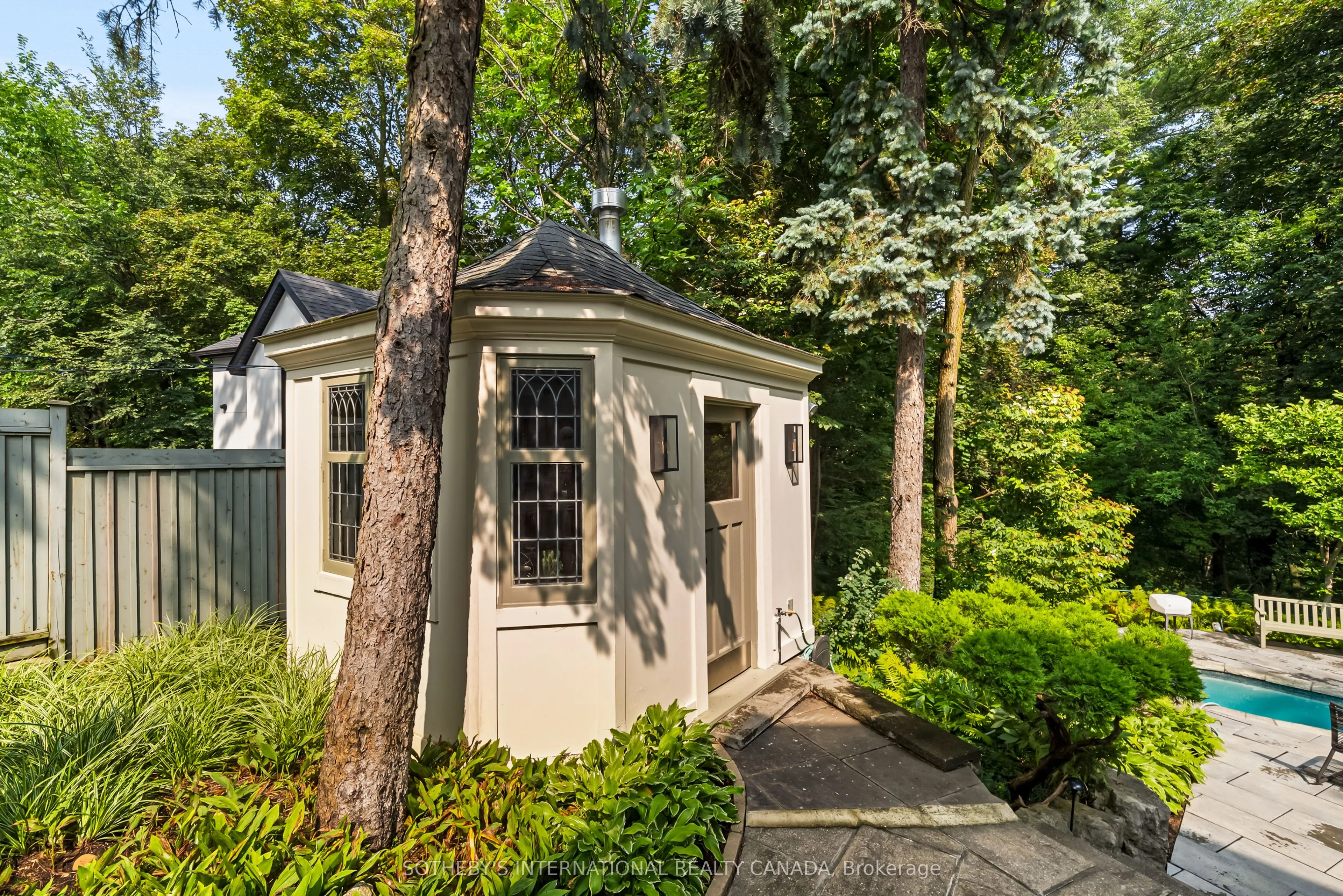 12 Forest Glen Crescent