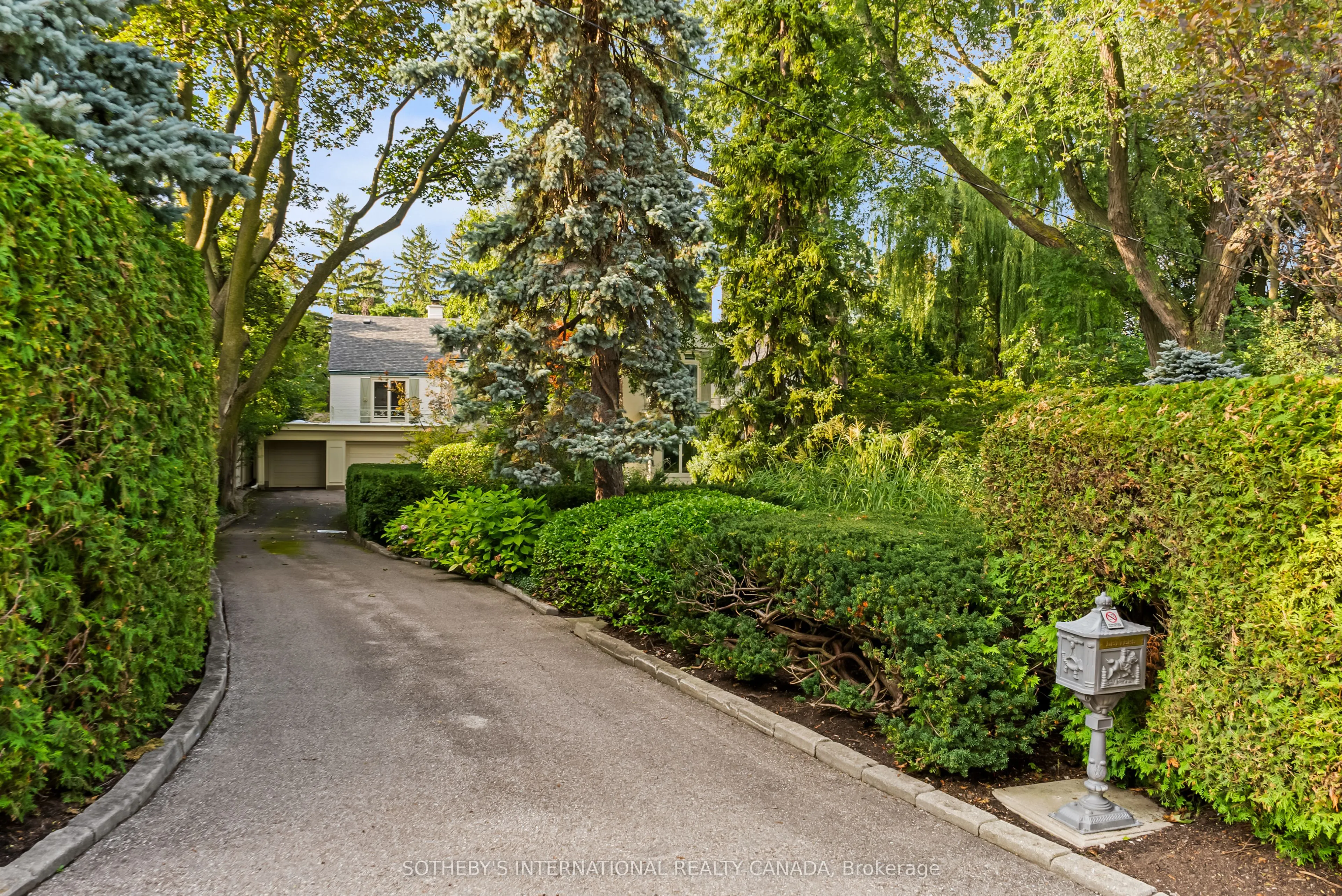 12 Forest Glen Crescent