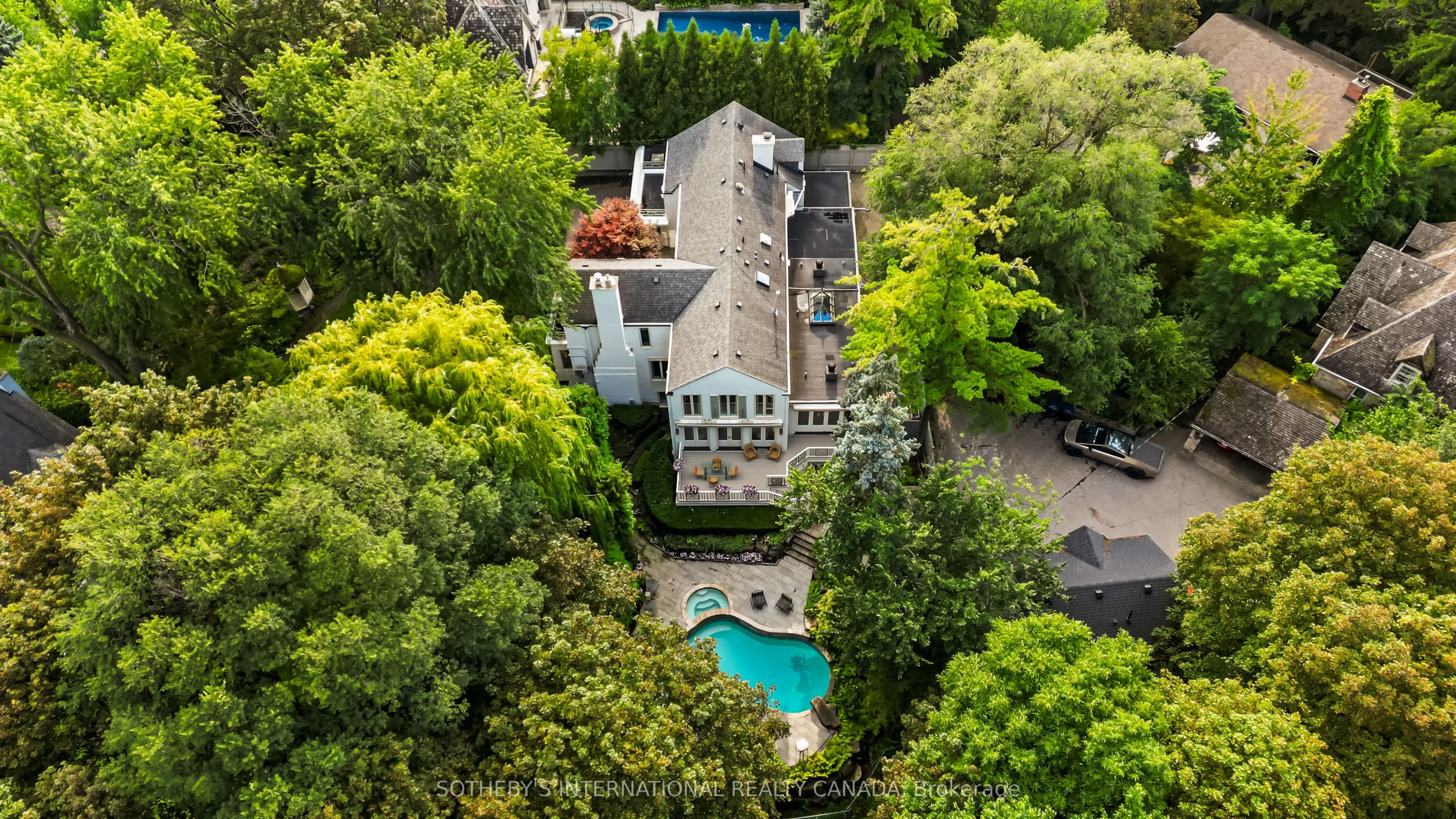 12 Forest Glen Crescent