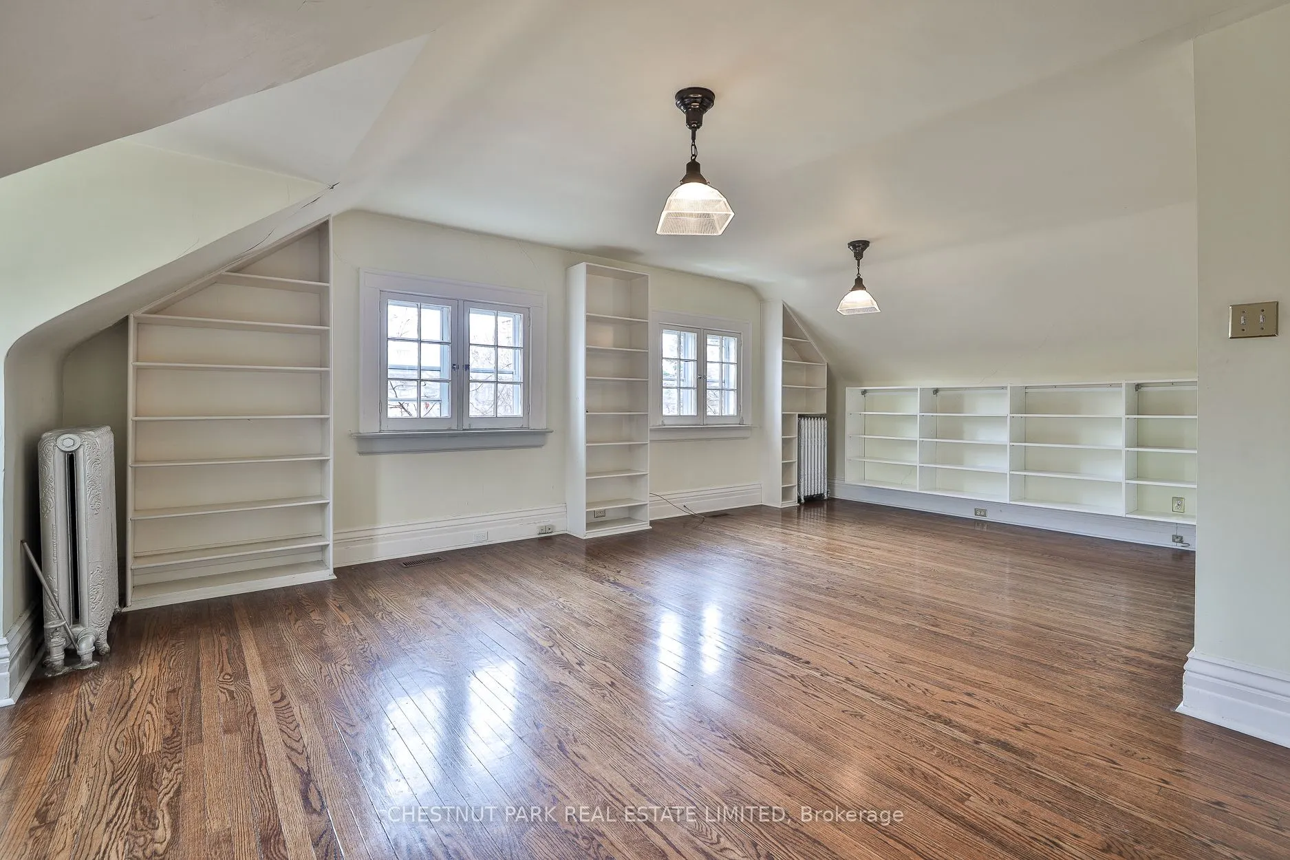 127 Roxborough Drive