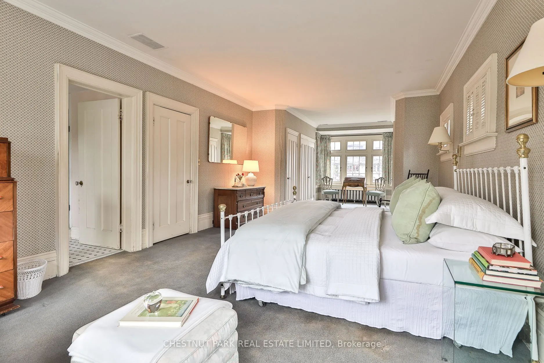 127 Roxborough Drive