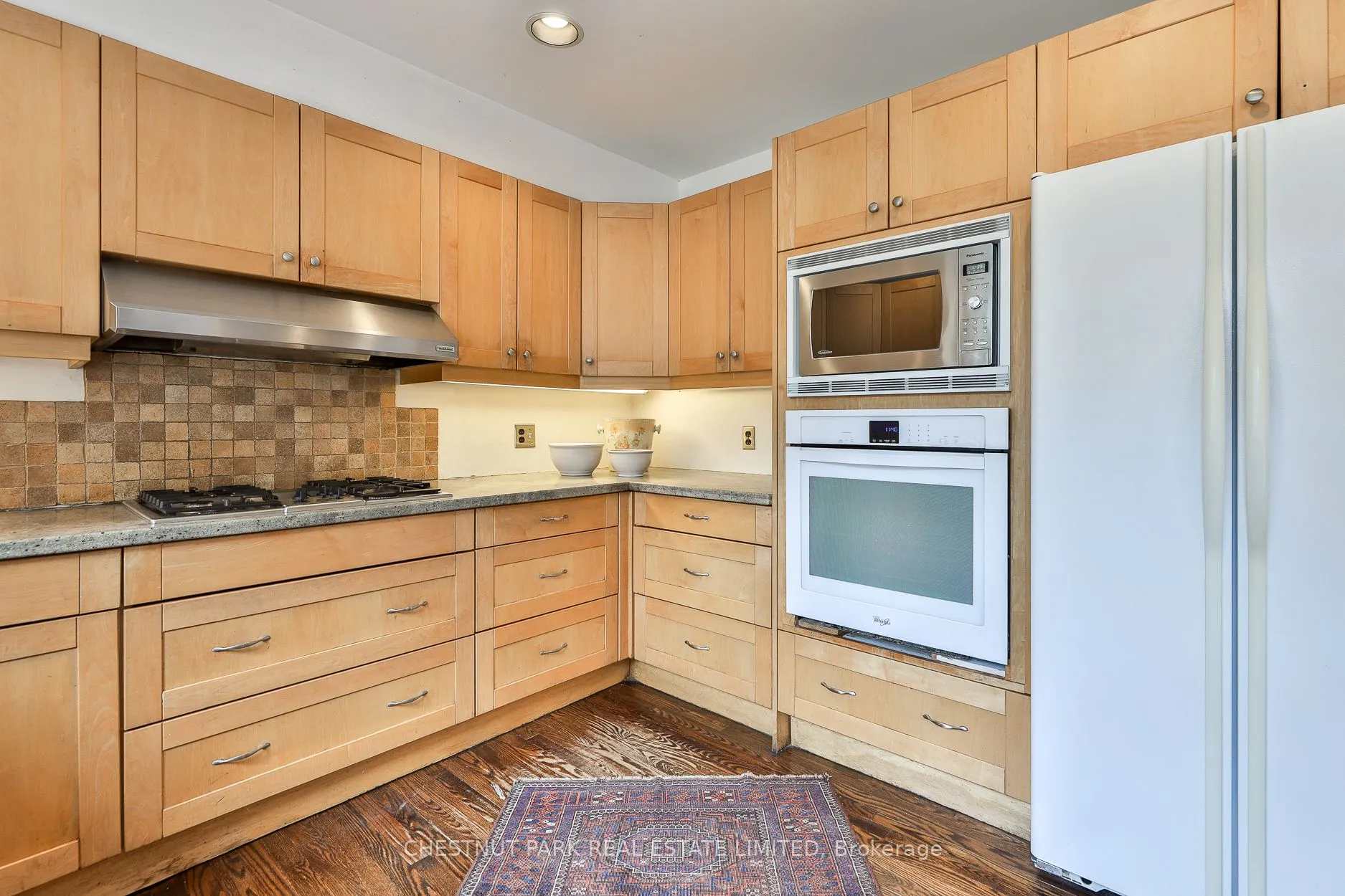 127 Roxborough Drive