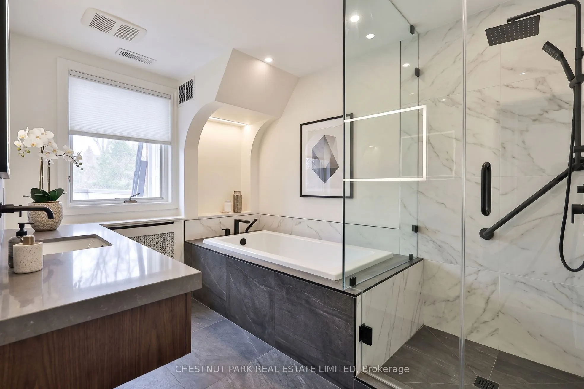 127 Roxborough Drive
