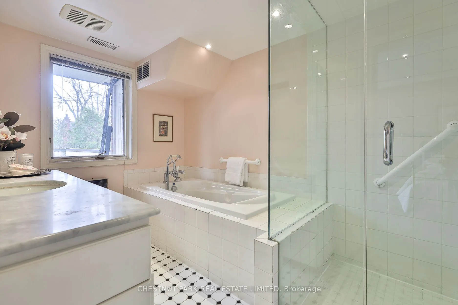 127 Roxborough Drive