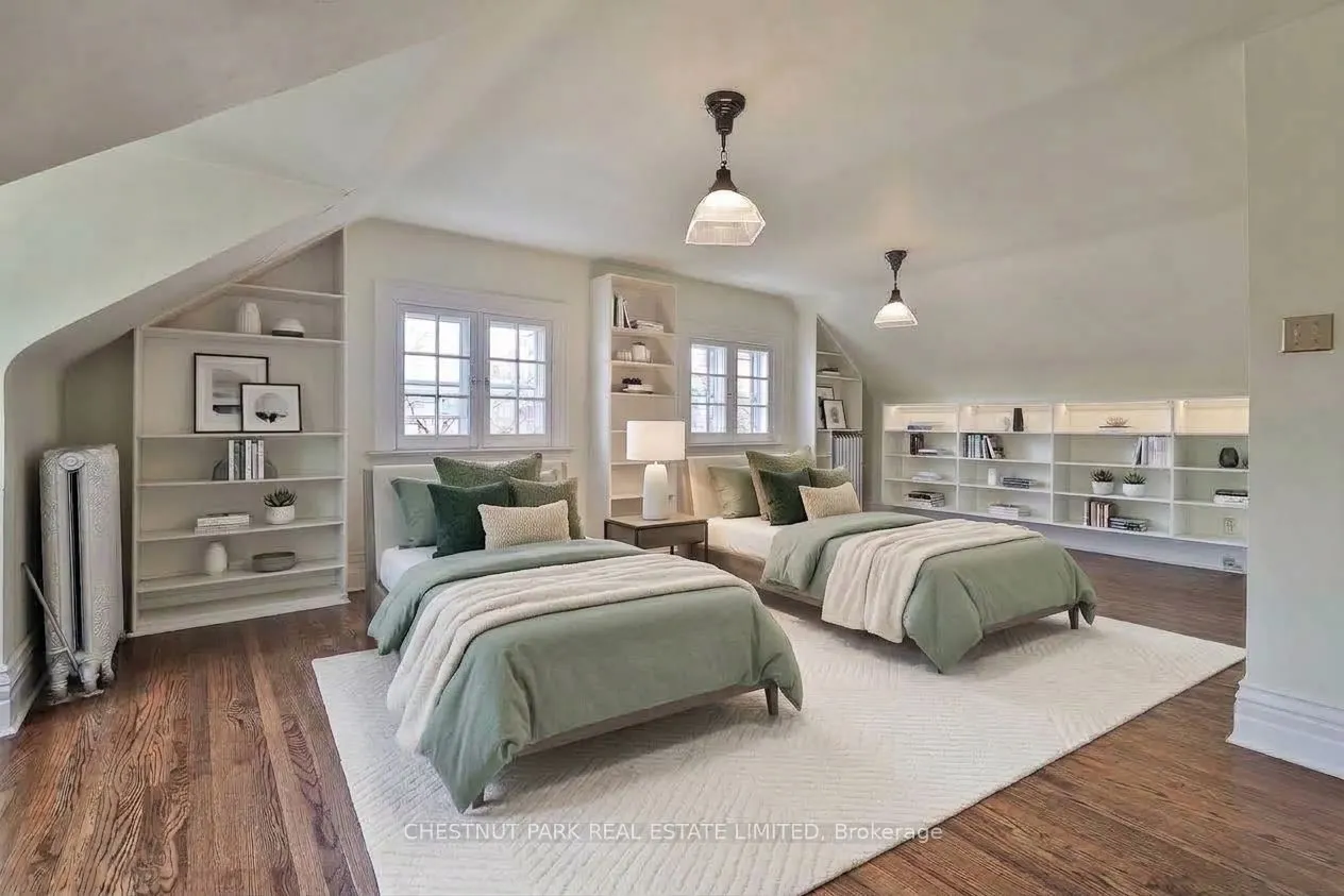 127 Roxborough Drive