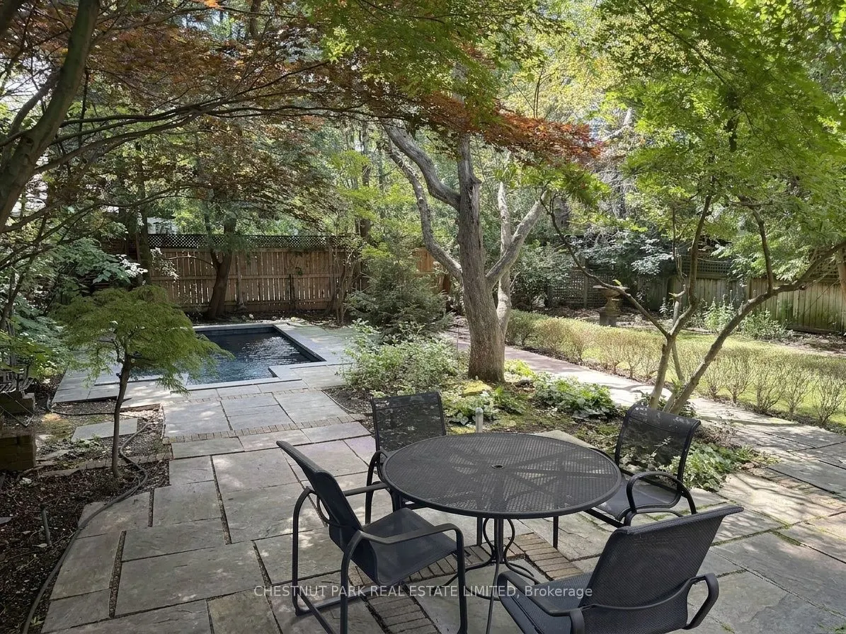 127 Roxborough Drive