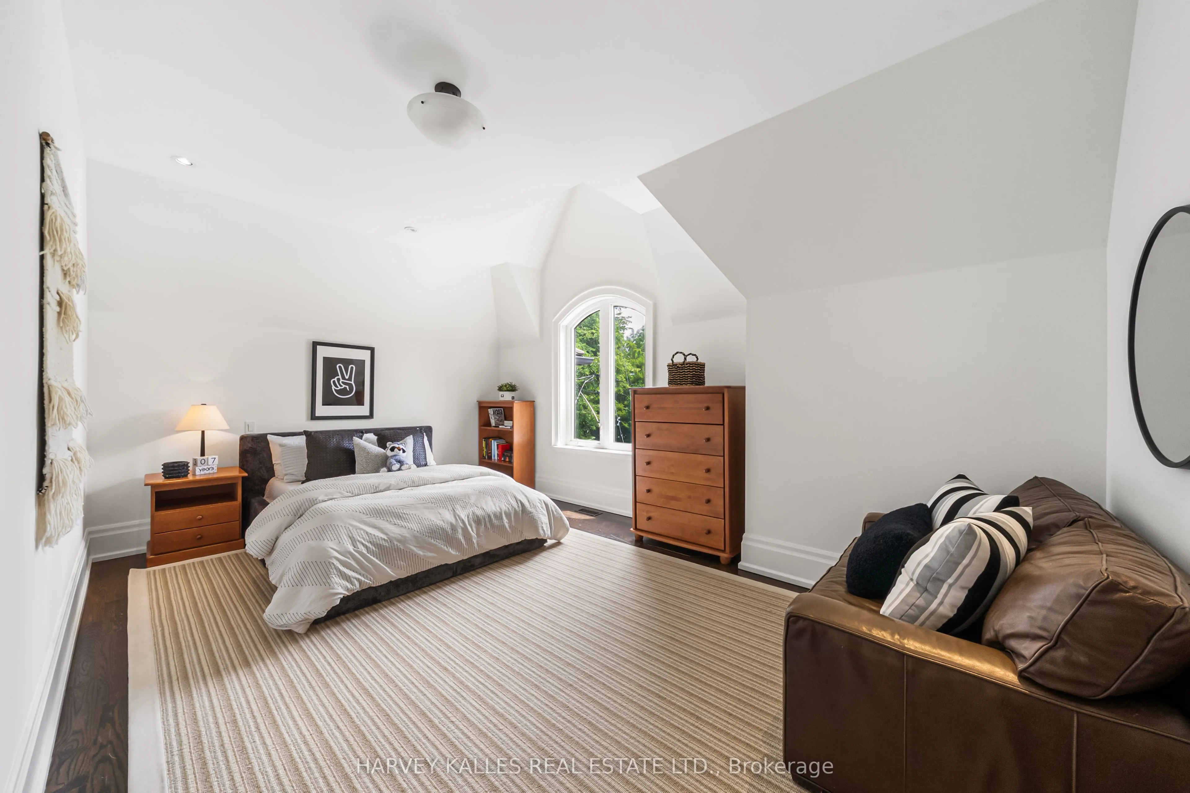 6 Vesta Drive