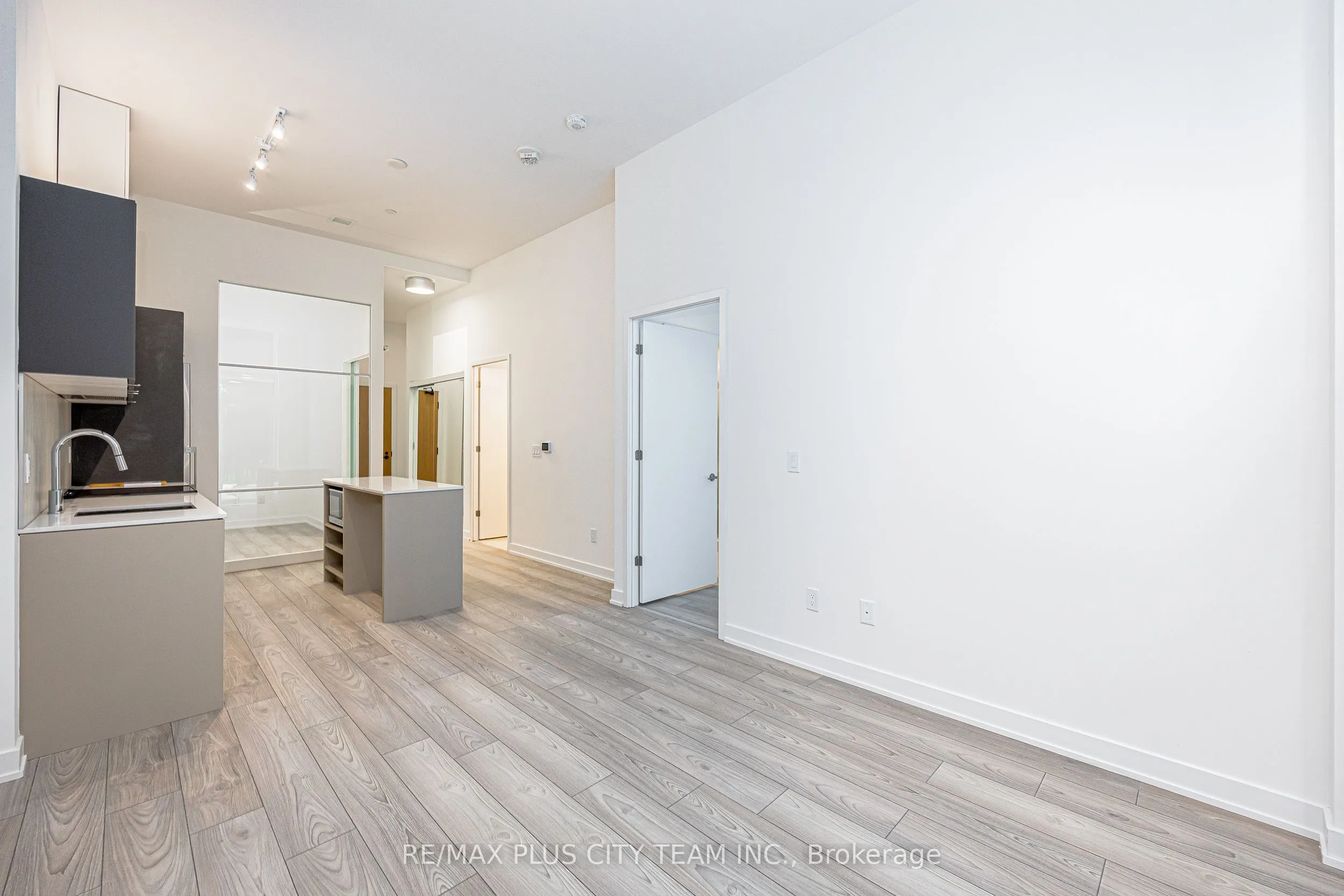 8 Tippett Road #105